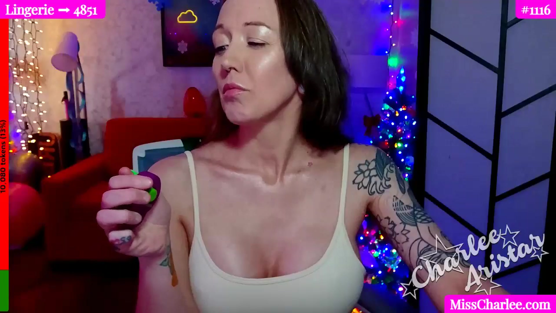 Gallery image thumbnail from Miss_Charlee's myfreecams stream on, 12/21/2024, 21:33 image 16 of 20