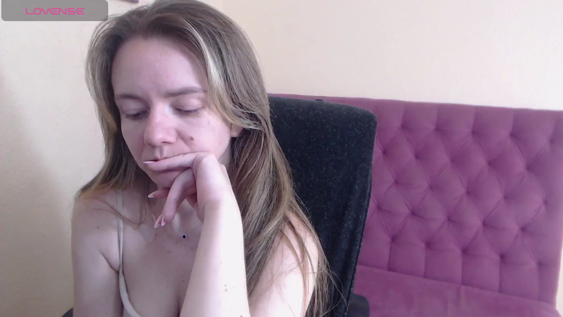 Gallery image thumbnail from Miss_Charmin's myfreecams stream on, 08/13/2025, 09:29 image 17 of 20