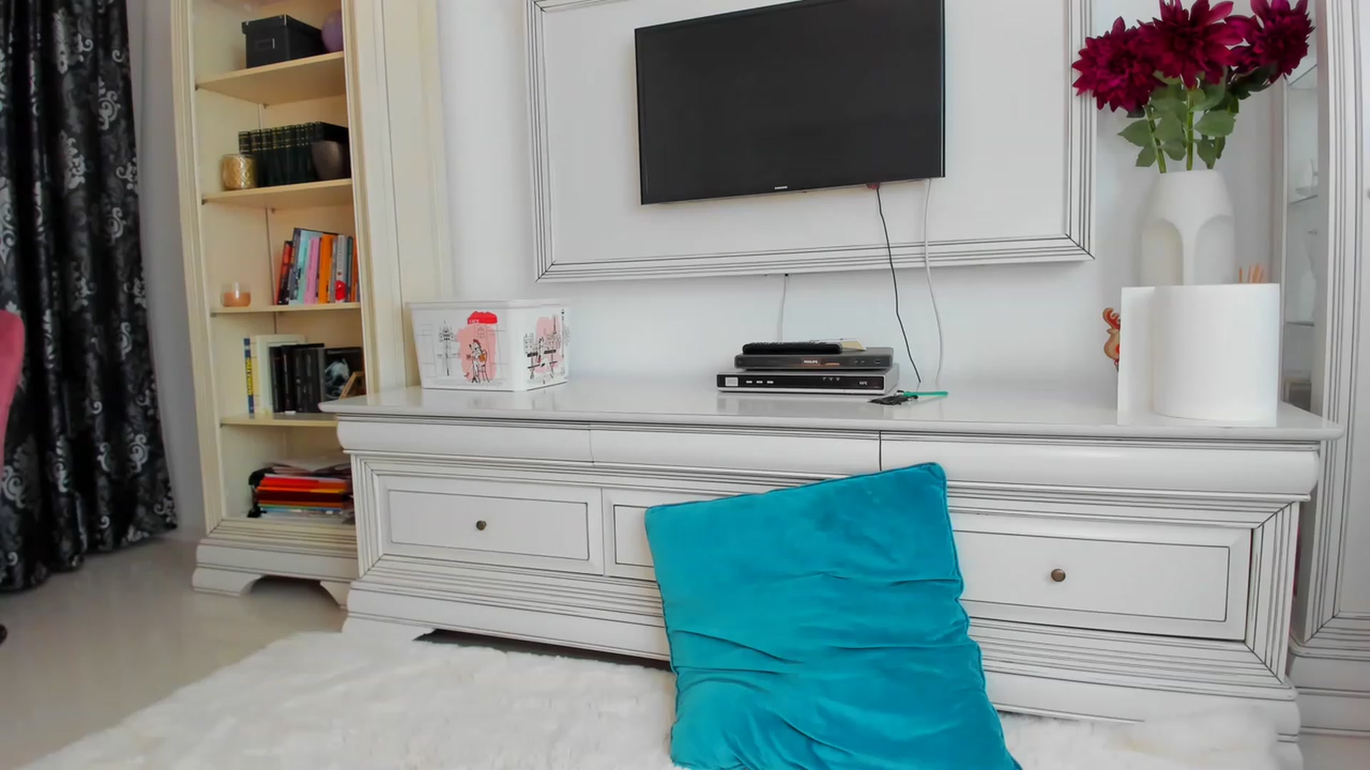 Gallery image thumbnail from Miss_Emm's myfreecams stream on, 03/10/2023, 19:46 image 19 of 20