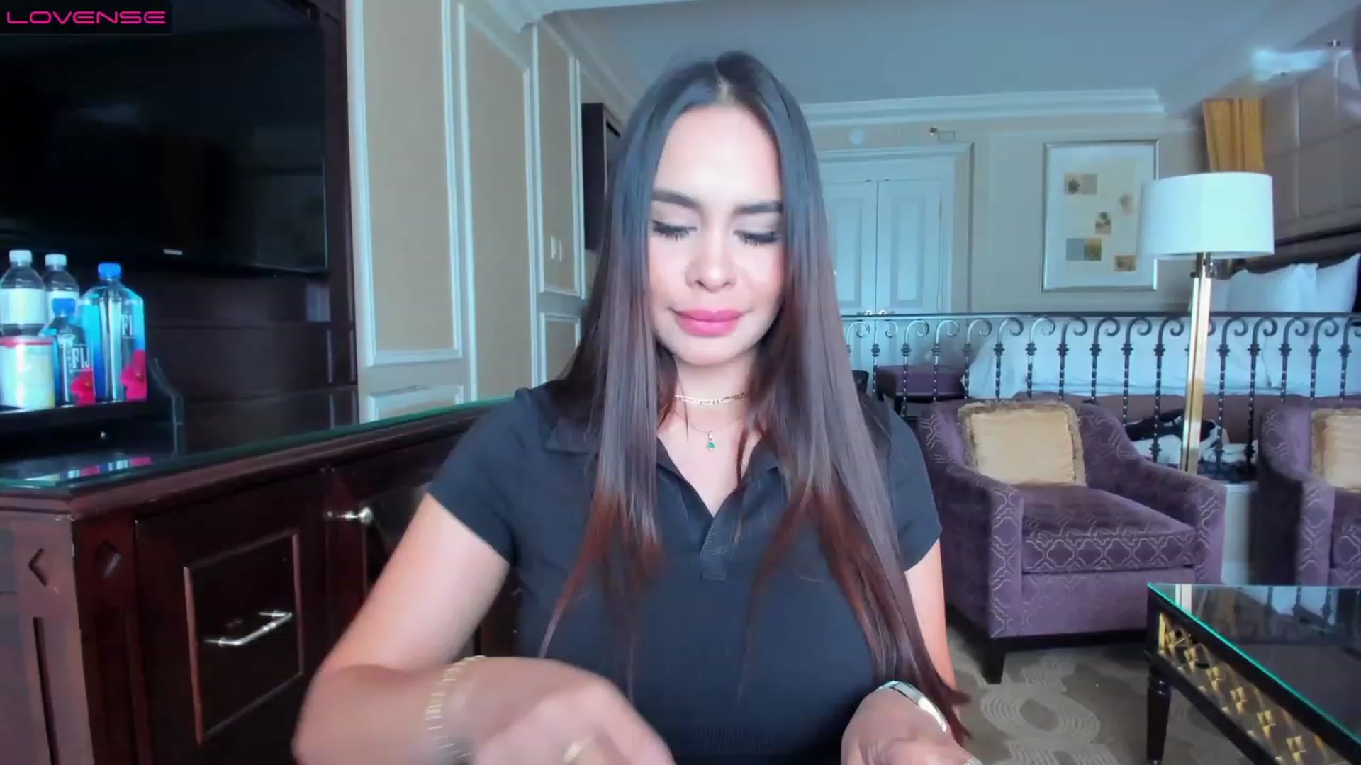 Gallery image thumbnail from Miss_Falak's myfreecams stream on, 12/19/2022, 21:28 image 10 of 20