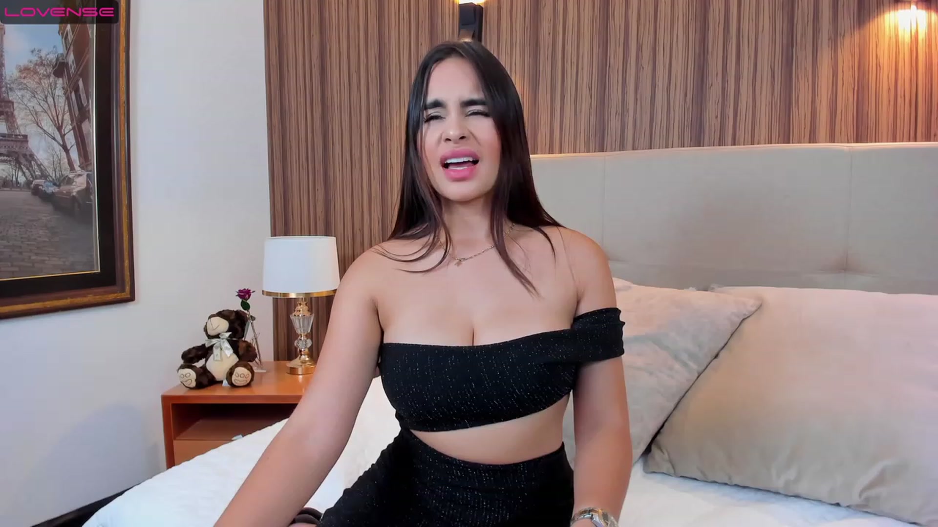 Gallery image thumbnail from Miss_Falak's myfreecams stream on, 12/24/2022, 22:25 image 12 of 20