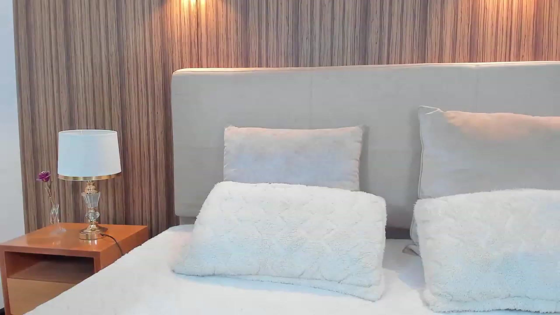 Gallery image thumbnail from Miss_Falak's myfreecams stream on, 03/19/2023, 19:26 image 1 of 20