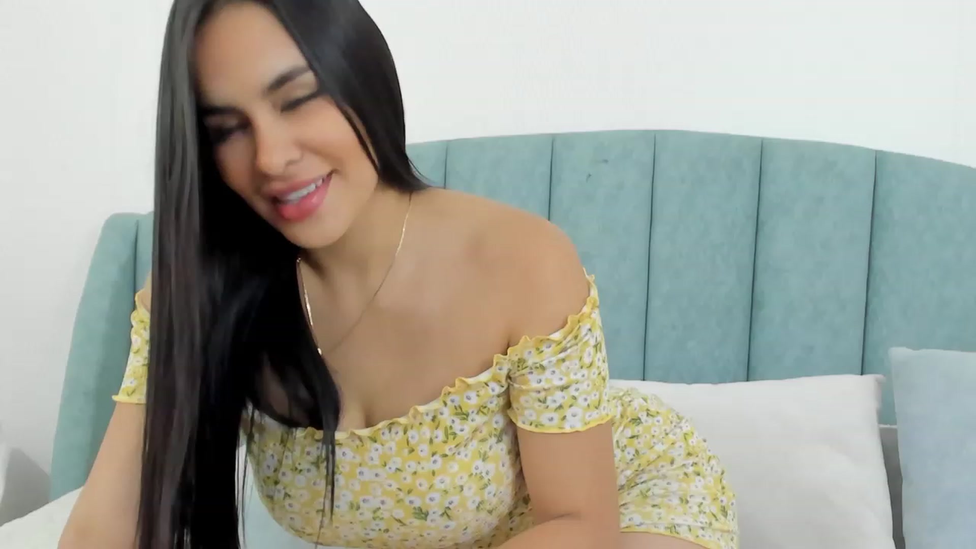 Gallery image thumbnail from Miss_Falak's myfreecams stream on, 04/15/2023, 23:36 image 14 of 20