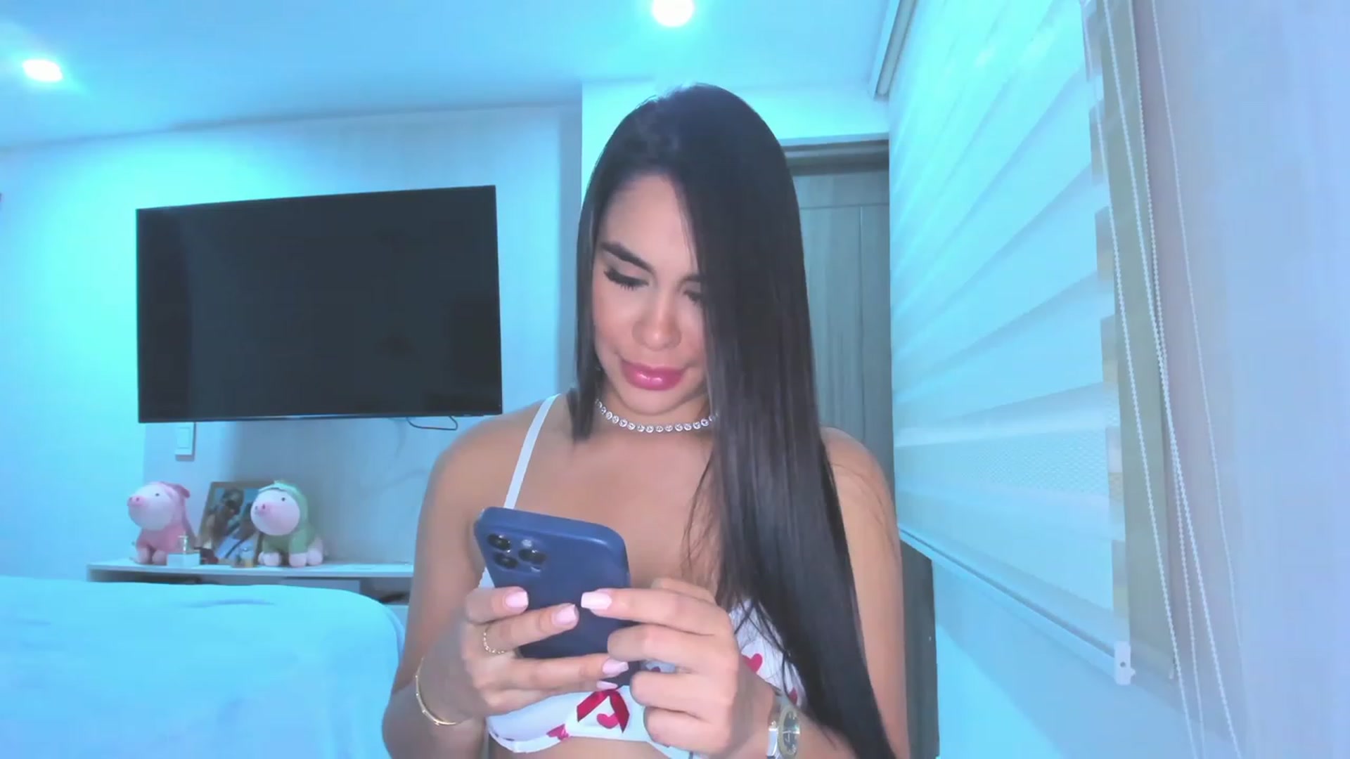 Gallery image thumbnail from Miss_Falak's myfreecams stream on, 05/07/2023, 04:46 image 12 of 20