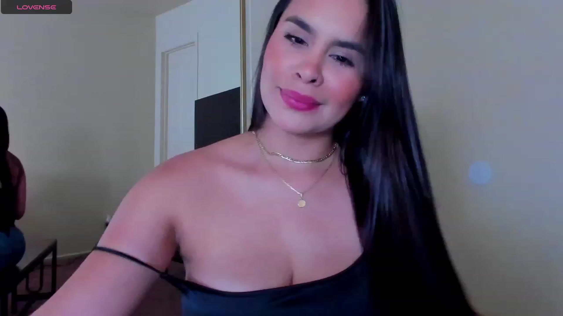 Gallery image thumbnail from Miss_Falak's myfreecams stream on, 12/13/2023, 01:08 image 2 of 20