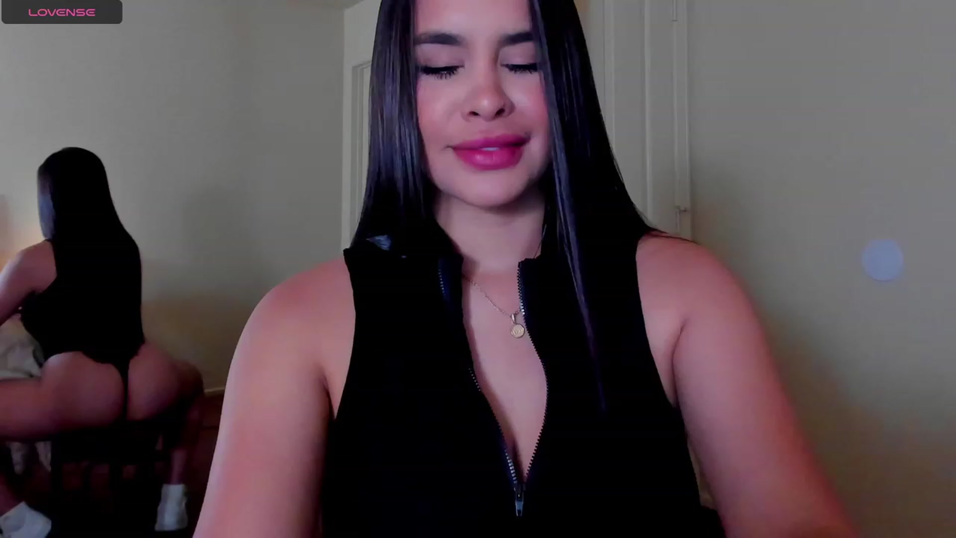Gallery image thumbnail from Miss_Falak's myfreecams stream on, 12/14/2023, 01:26 image 16 of 20