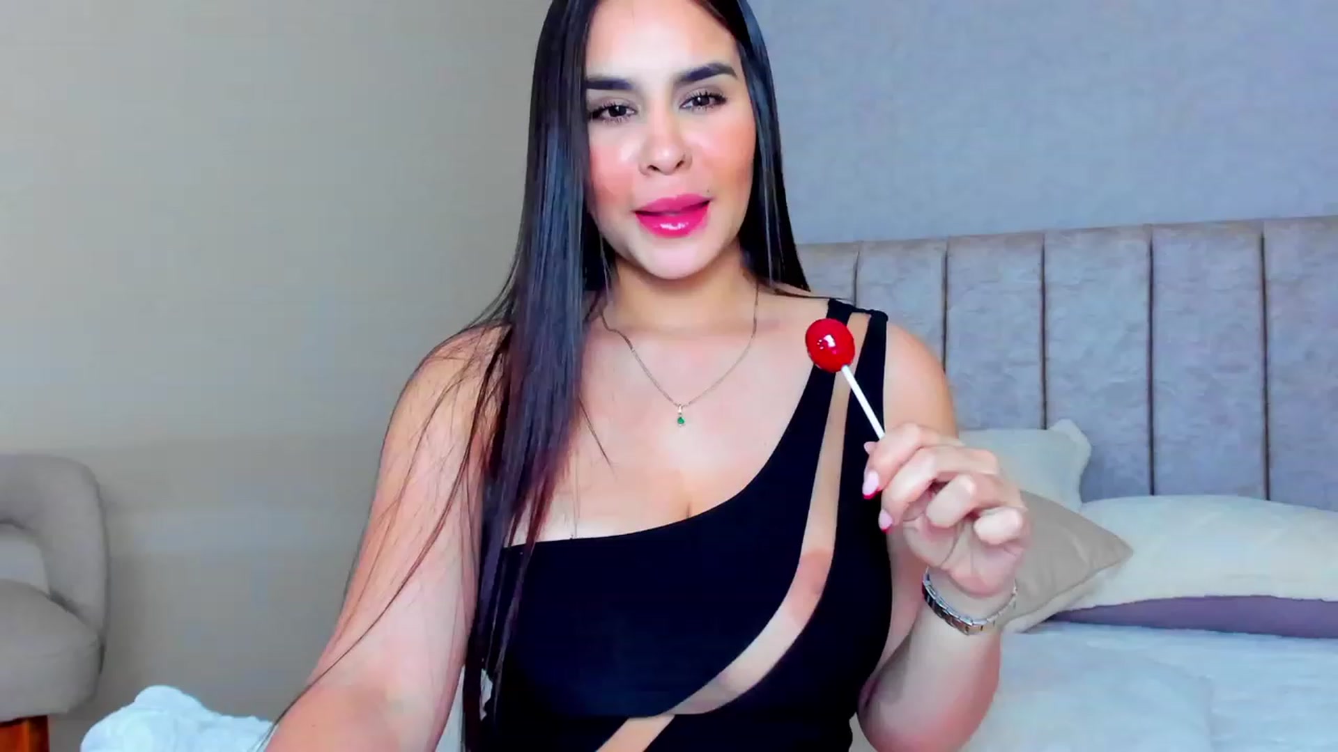Gallery image thumbnail from Miss_Falak's myfreecams stream on, 02/04/2024, 24:00 image 1 of 20