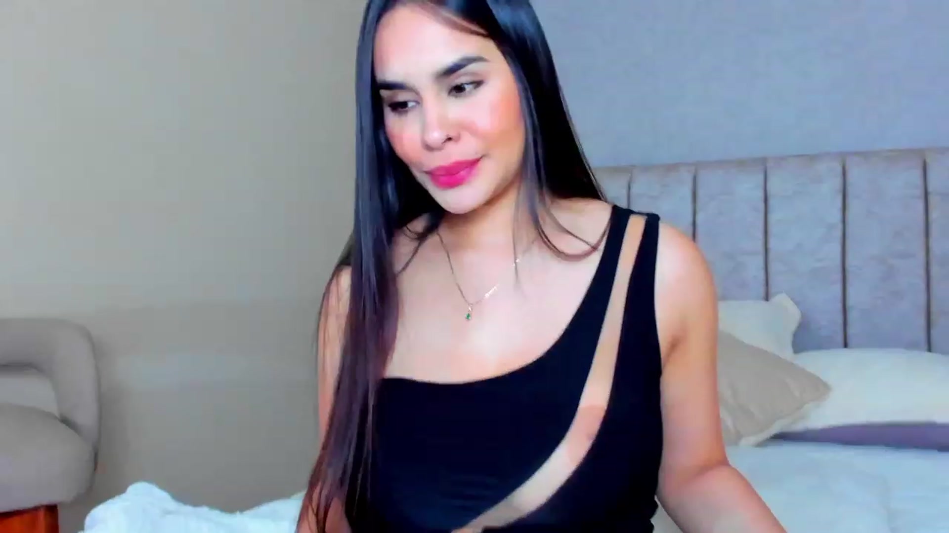 Gallery image thumbnail from Miss_Falak's myfreecams stream on, 02/04/2024, 24:00 image 9 of 20