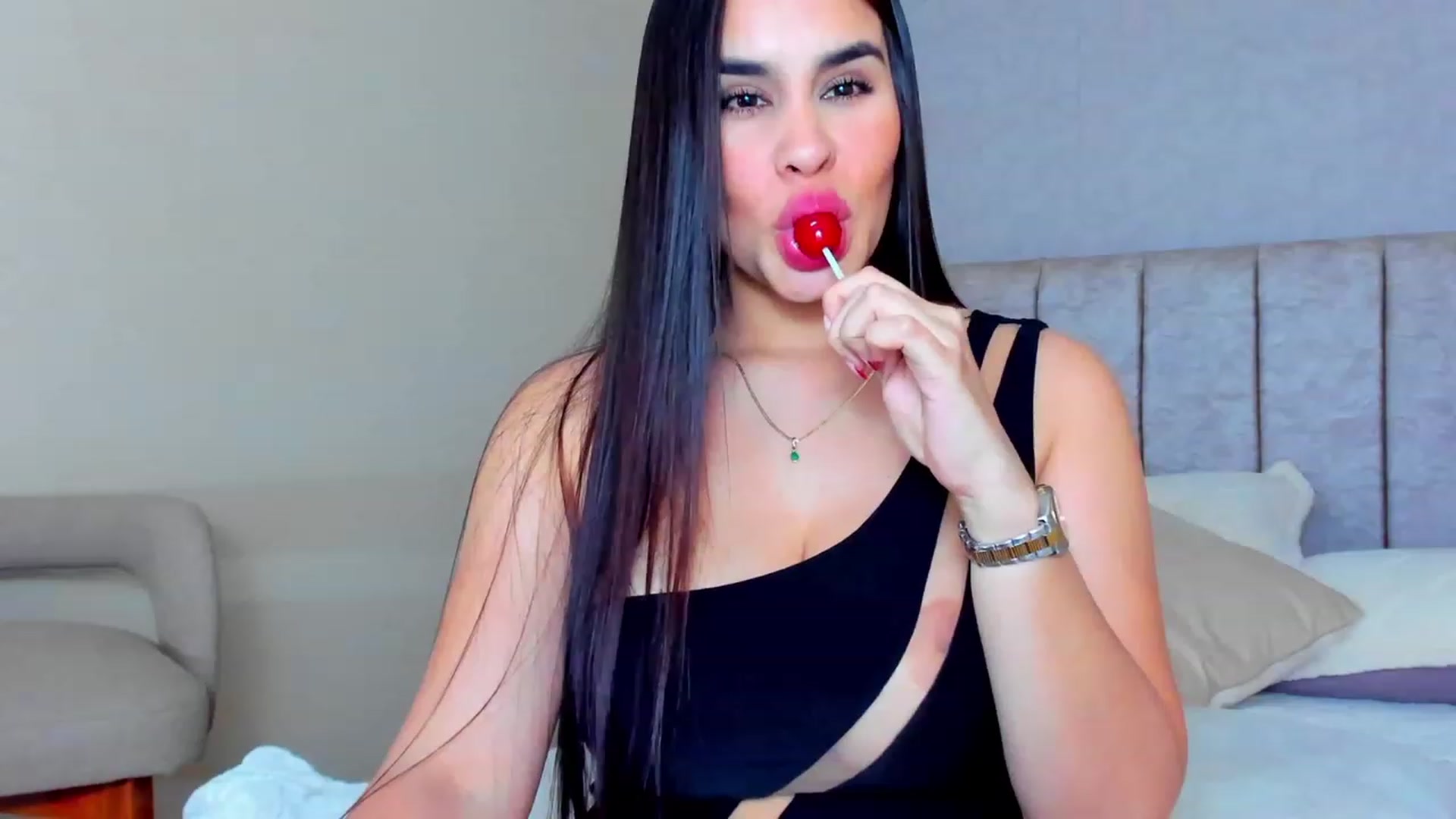Gallery image thumbnail from Miss_Falak's myfreecams stream on, 02/04/2024, 24:00 image 3 of 20
