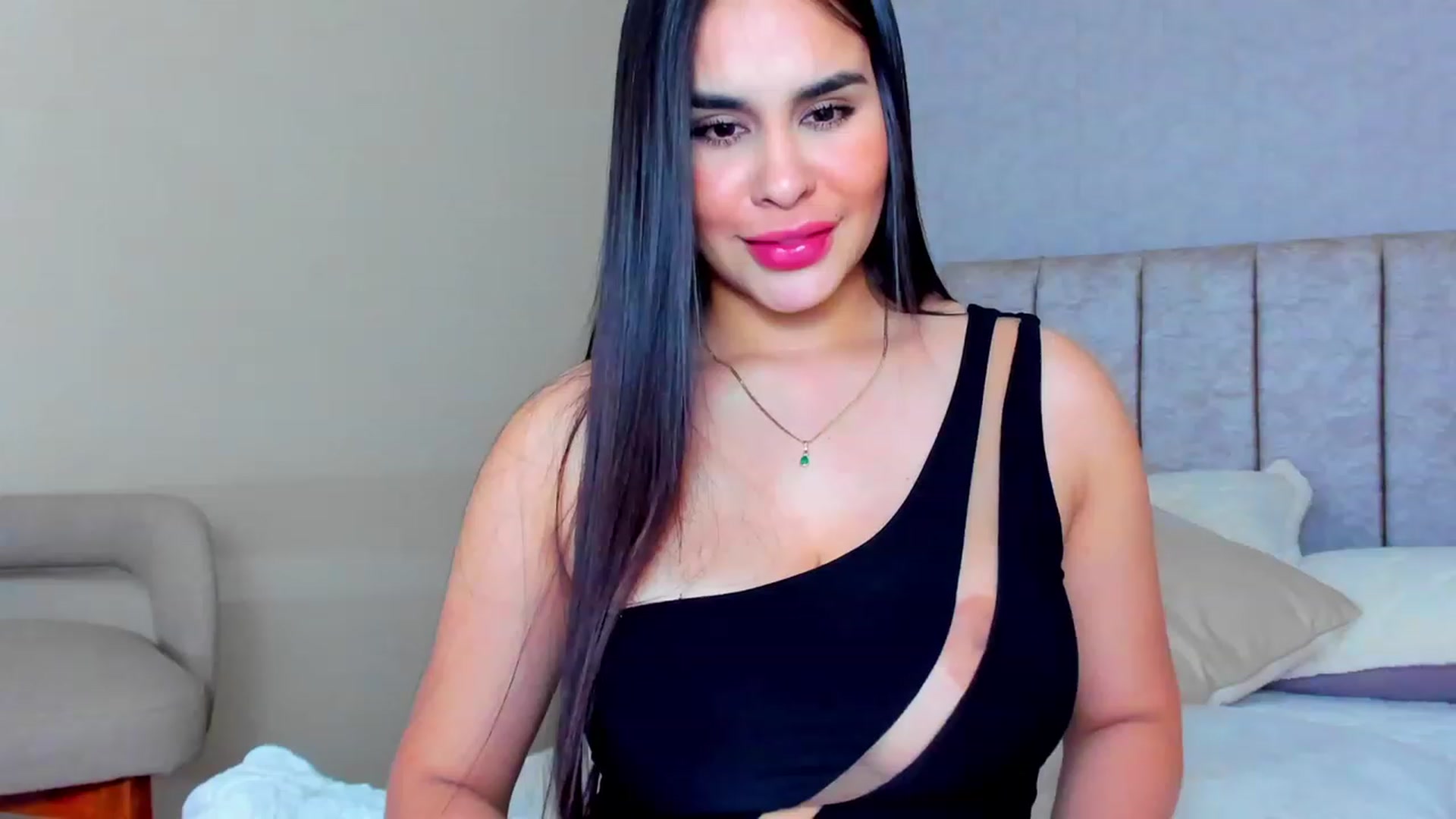 Gallery image thumbnail from Miss_Falak's myfreecams stream on, 02/04/2024, 24:00 image 4 of 20