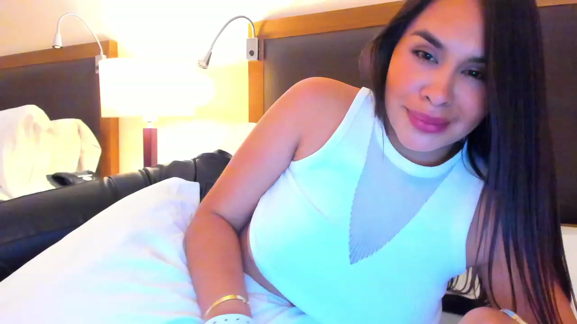 Gallery image thumbnail from Miss_Falak's myfreecams stream on, 03/12/2024, 03:12 image 9 of 20