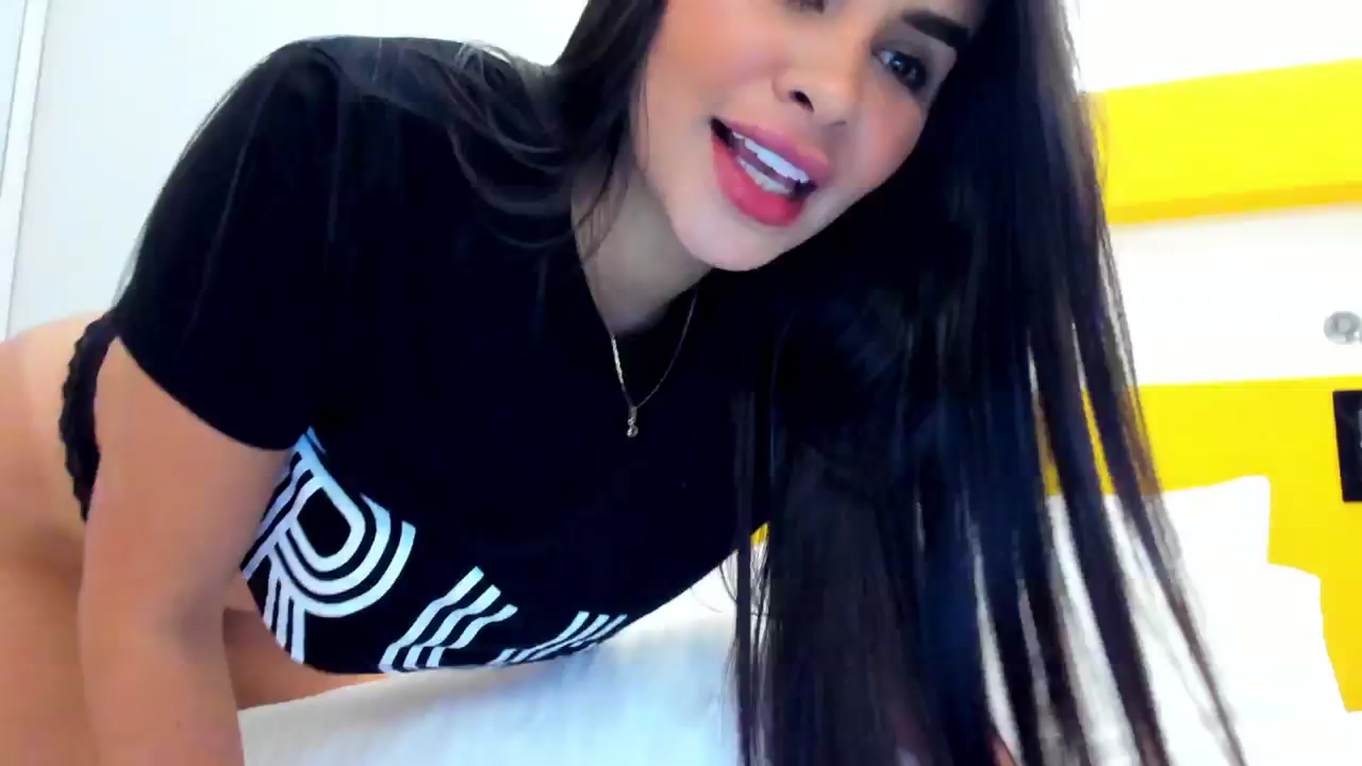 Gallery image thumbnail from Miss_Falak's myfreecams stream on, 03/18/2024, 24:17 image 1 of 20