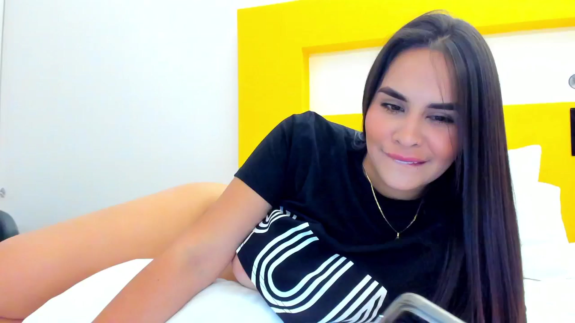 Gallery image thumbnail from Miss_Falak's myfreecams stream on, 03/18/2024, 24:17 image 6 of 20