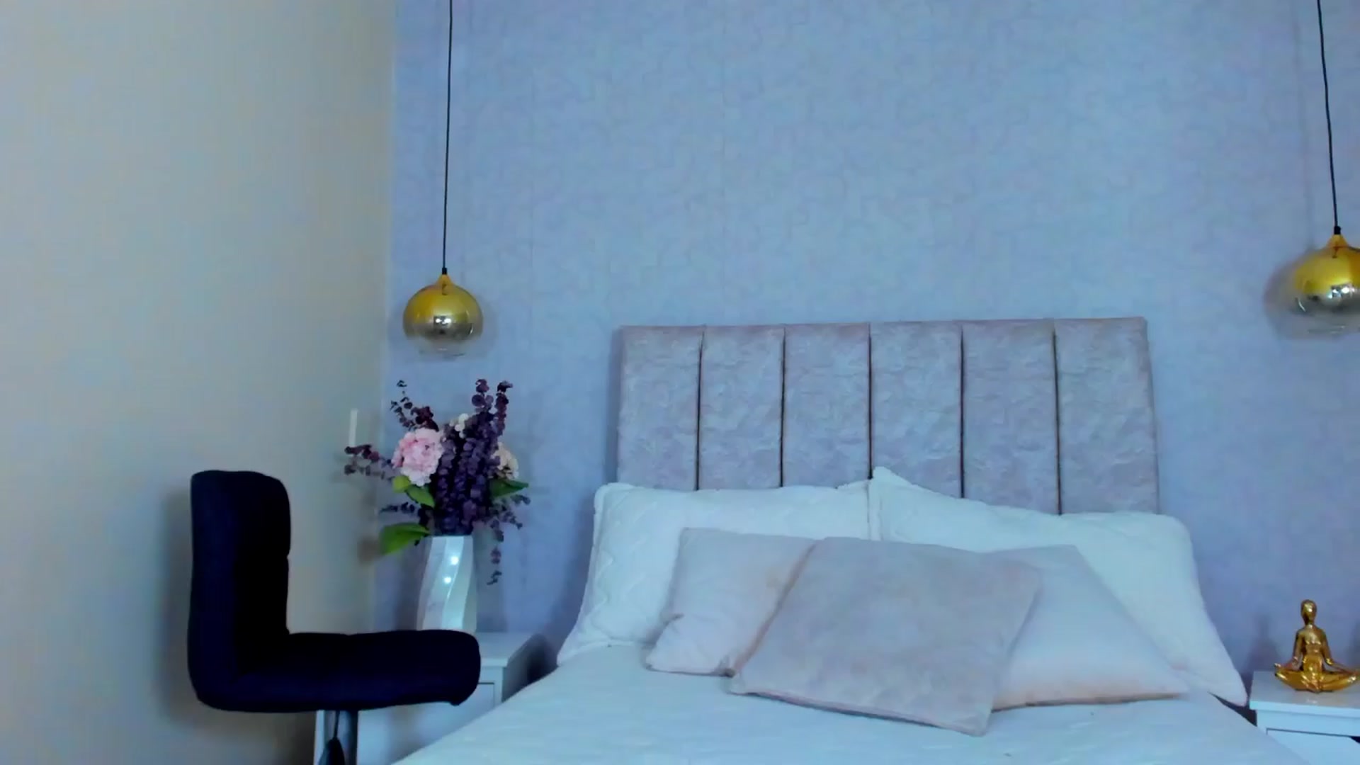 Gallery image thumbnail from Miss_Falak's myfreecams stream on, 04/12/2024, 24:58 image 15 of 20