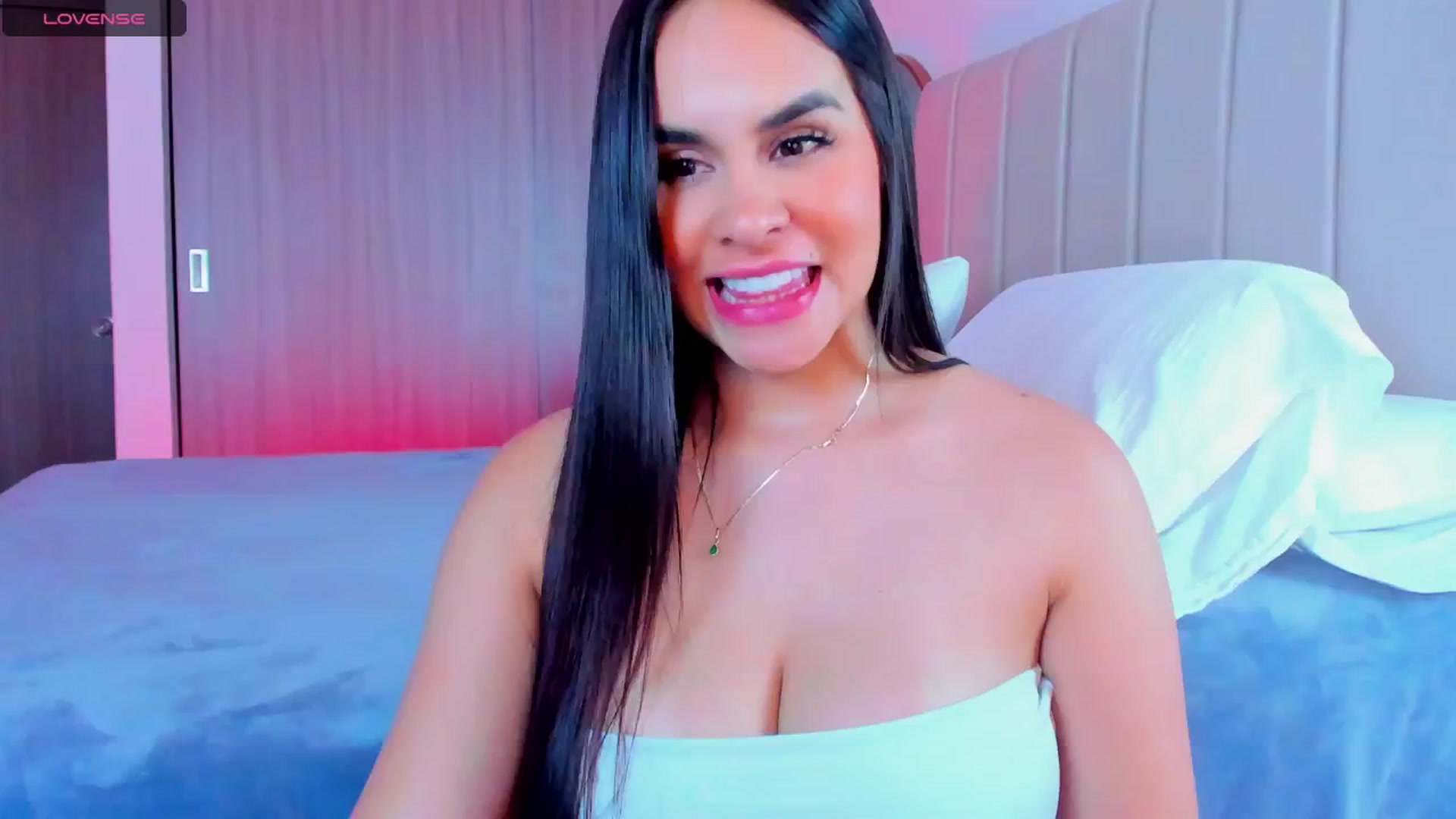 Gallery image thumbnail from Miss_Falak's myfreecams stream on, 05/07/2024, 01:52 image 6 of 20
