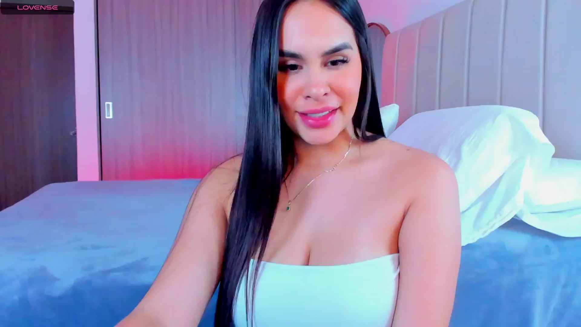Gallery image thumbnail from Miss_Falak's myfreecams stream on, 05/07/2024, 01:52 image 3 of 20