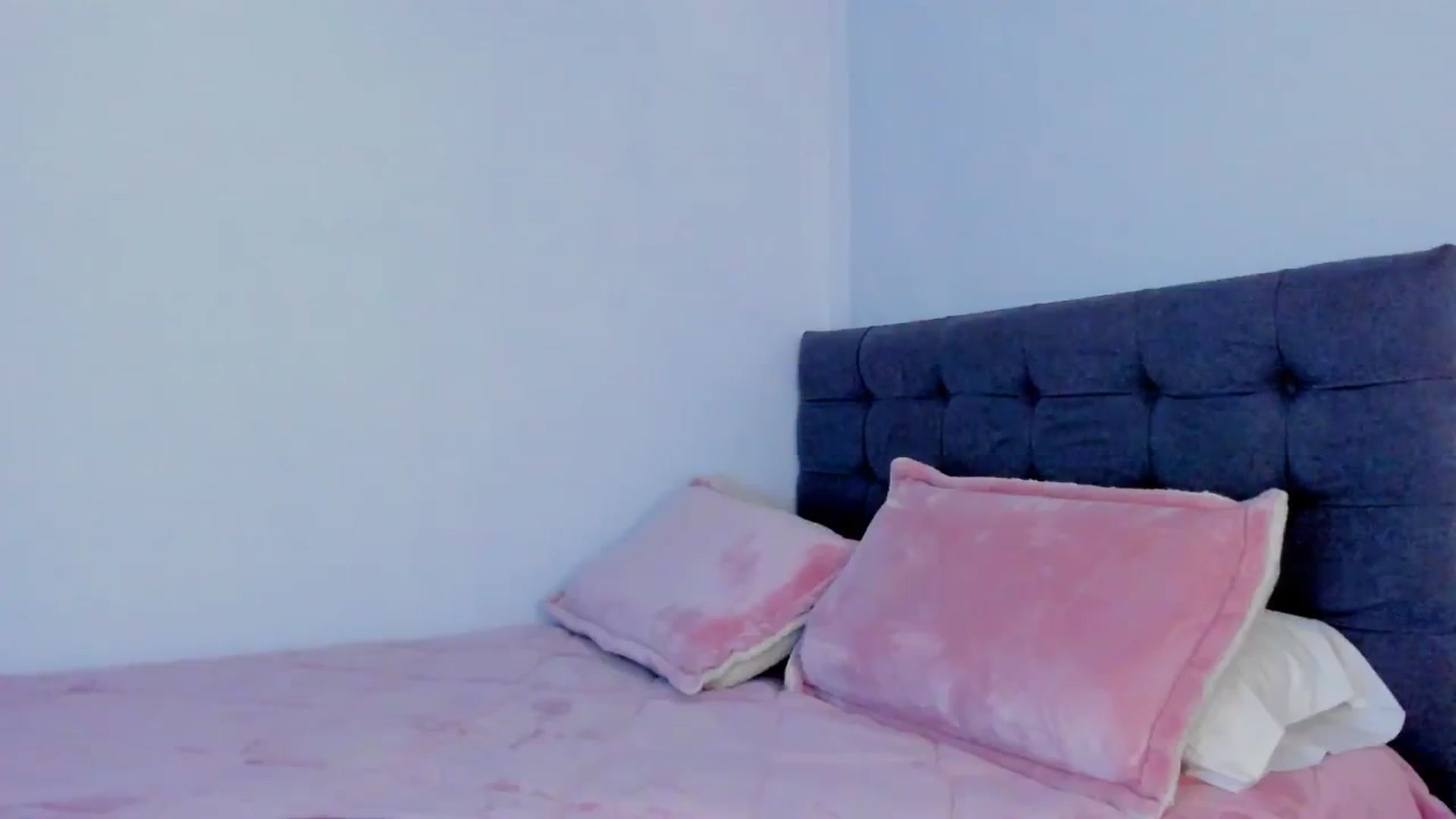 Gallery image thumbnail from Miss_Falak's myfreecams stream on, 06/21/2024, 24:00 image 19 of 20