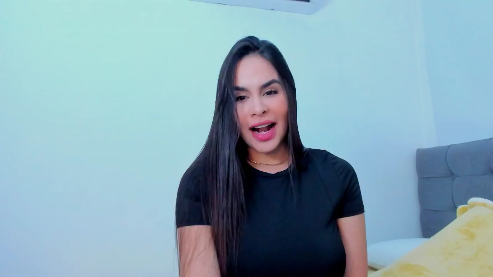 Gallery image thumbnail from Miss_Falak's myfreecams stream on, 06/25/2024, 24:00 image 13 of 20