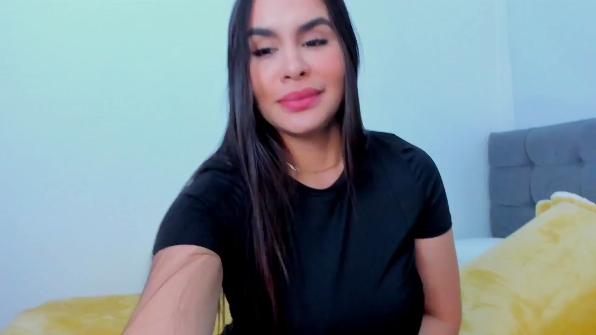 Gallery image thumbnail from Miss_Falak's myfreecams stream on, 06/25/2024, 24:00 image 14 of 20
