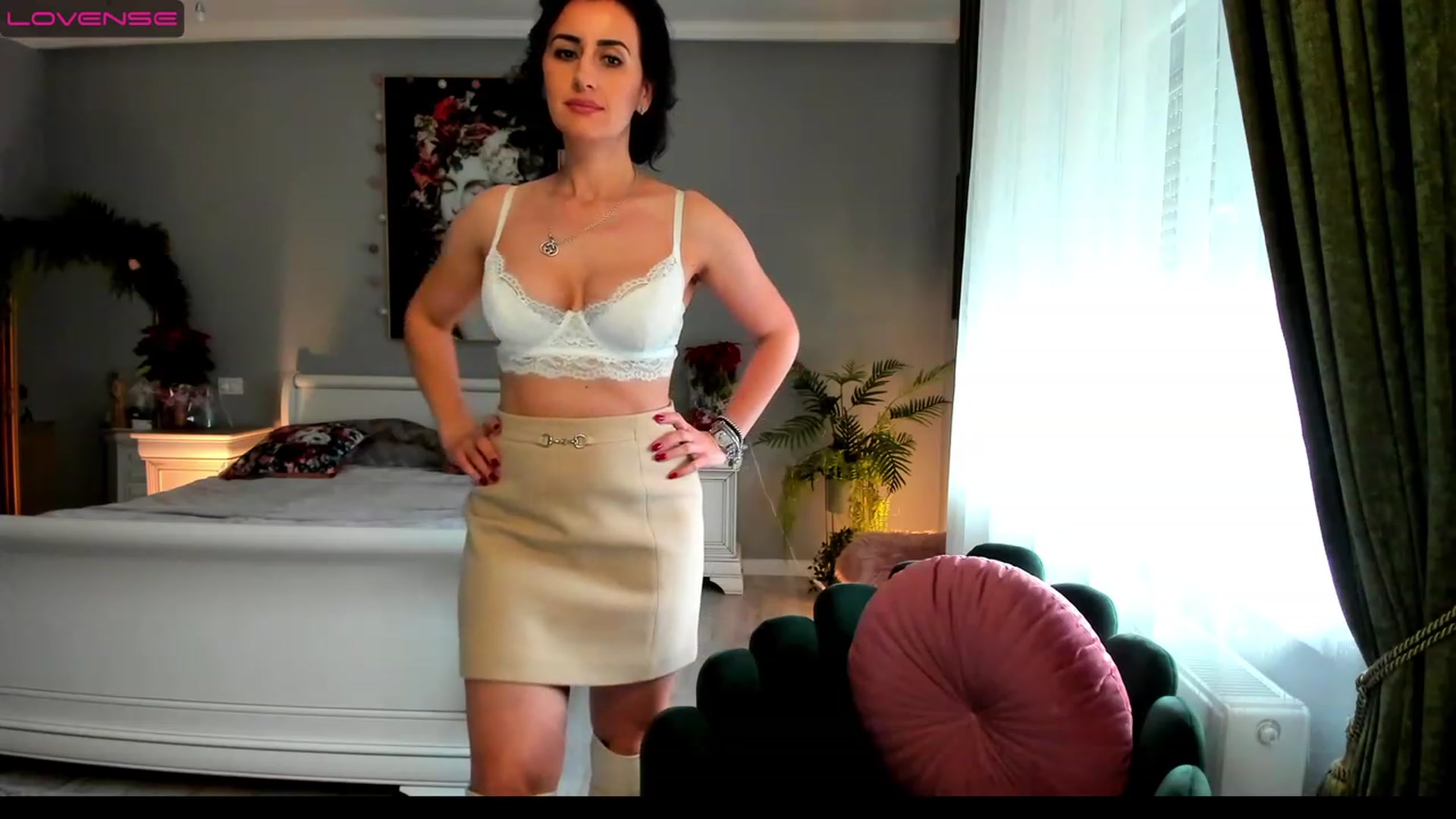 Gallery image thumbnail from Miss_Giulia's myfreecams stream on, 12/02/2022, 09:28 image 20 of 20