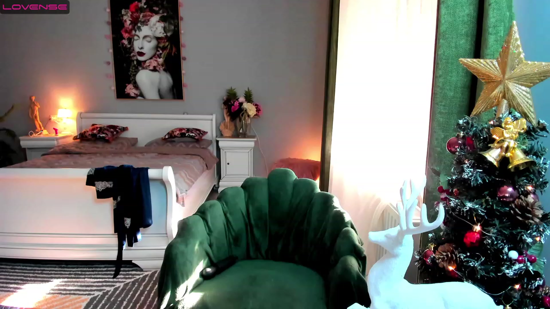 Gallery image thumbnail from Miss_Giulia's myfreecams stream on, 12/29/2022, 11:00 image 11 of 20