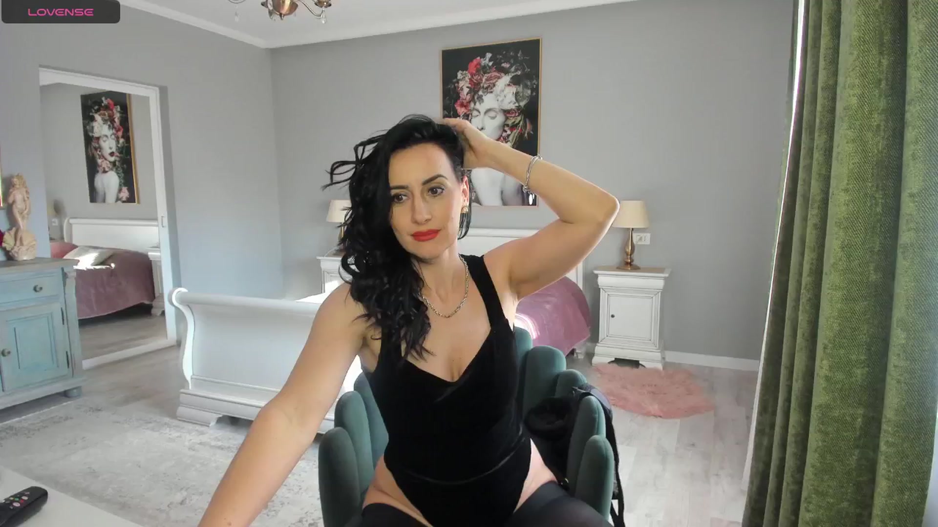 Gallery image thumbnail from Miss_Giulia's myfreecams stream on, 01/16/2025, 13:38 image 17 of 20