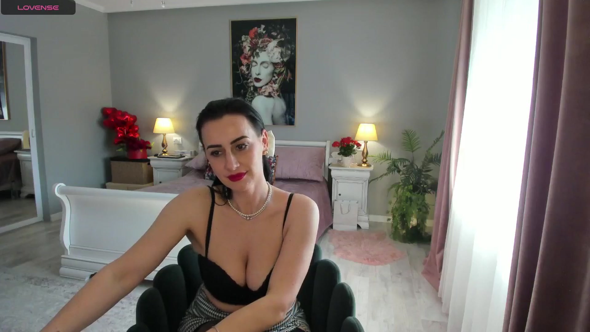 Gallery image thumbnail from Miss_Giulia's myfreecams stream on, 03/06/2025, 12:18 image 10 of 20