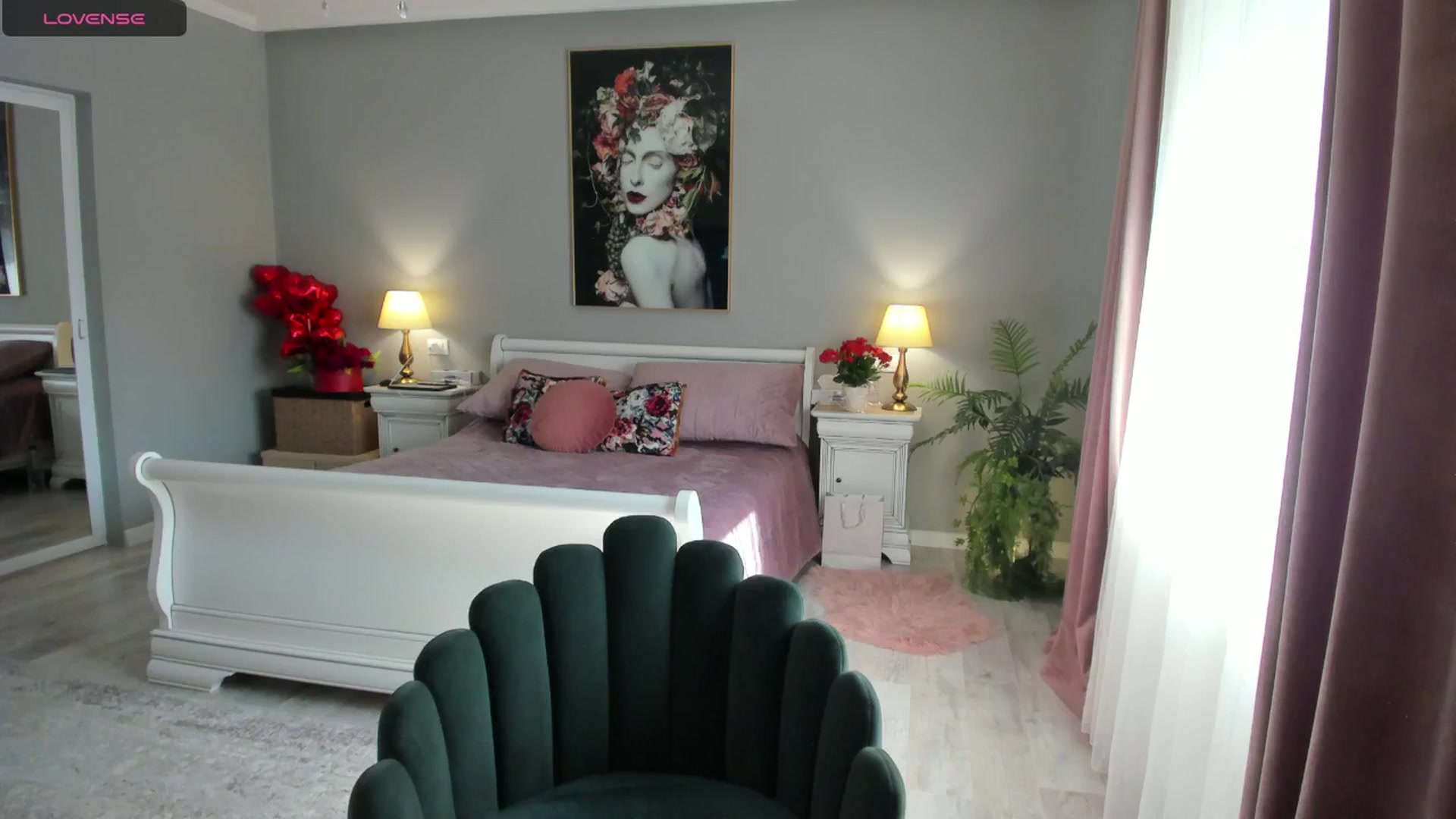 Gallery image thumbnail from Miss_Giulia's myfreecams stream on, 03/06/2025, 12:18 image 13 of 20