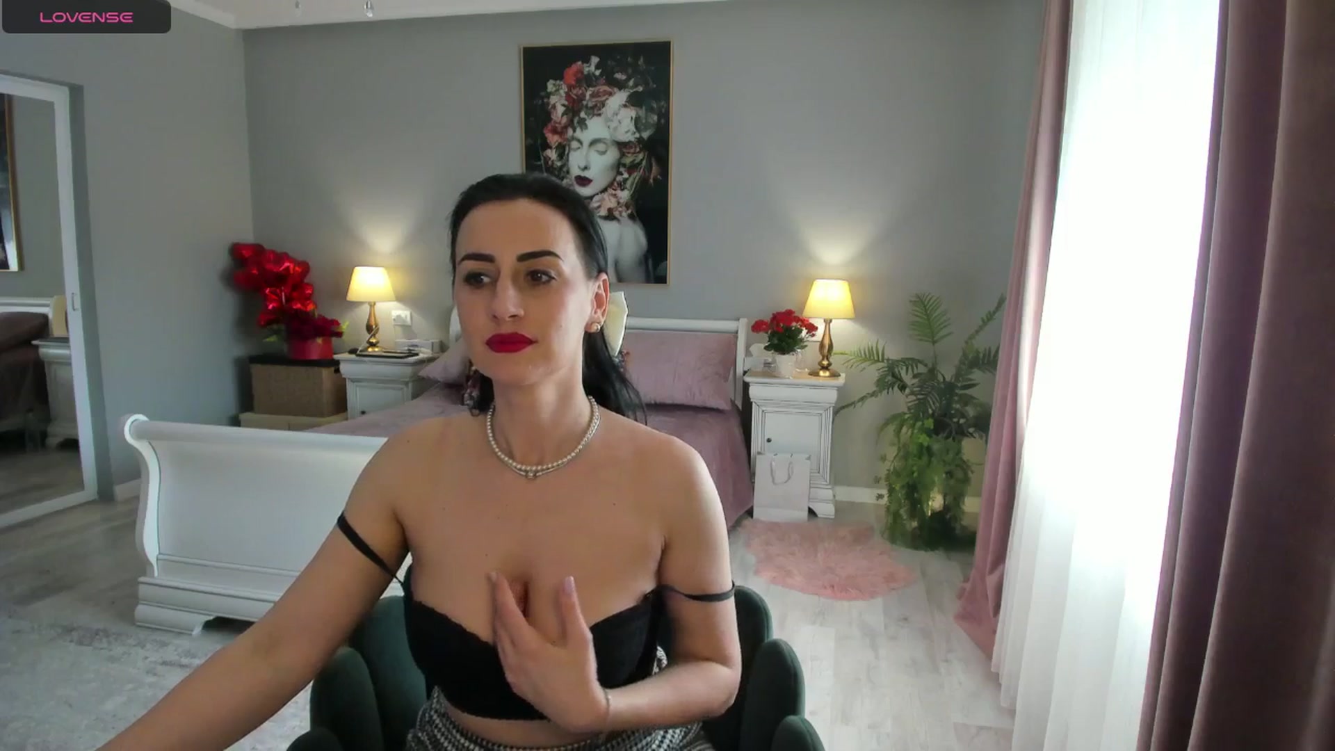 Gallery image thumbnail from Miss_Giulia's myfreecams stream on, 03/06/2025, 12:18 image 12 of 20