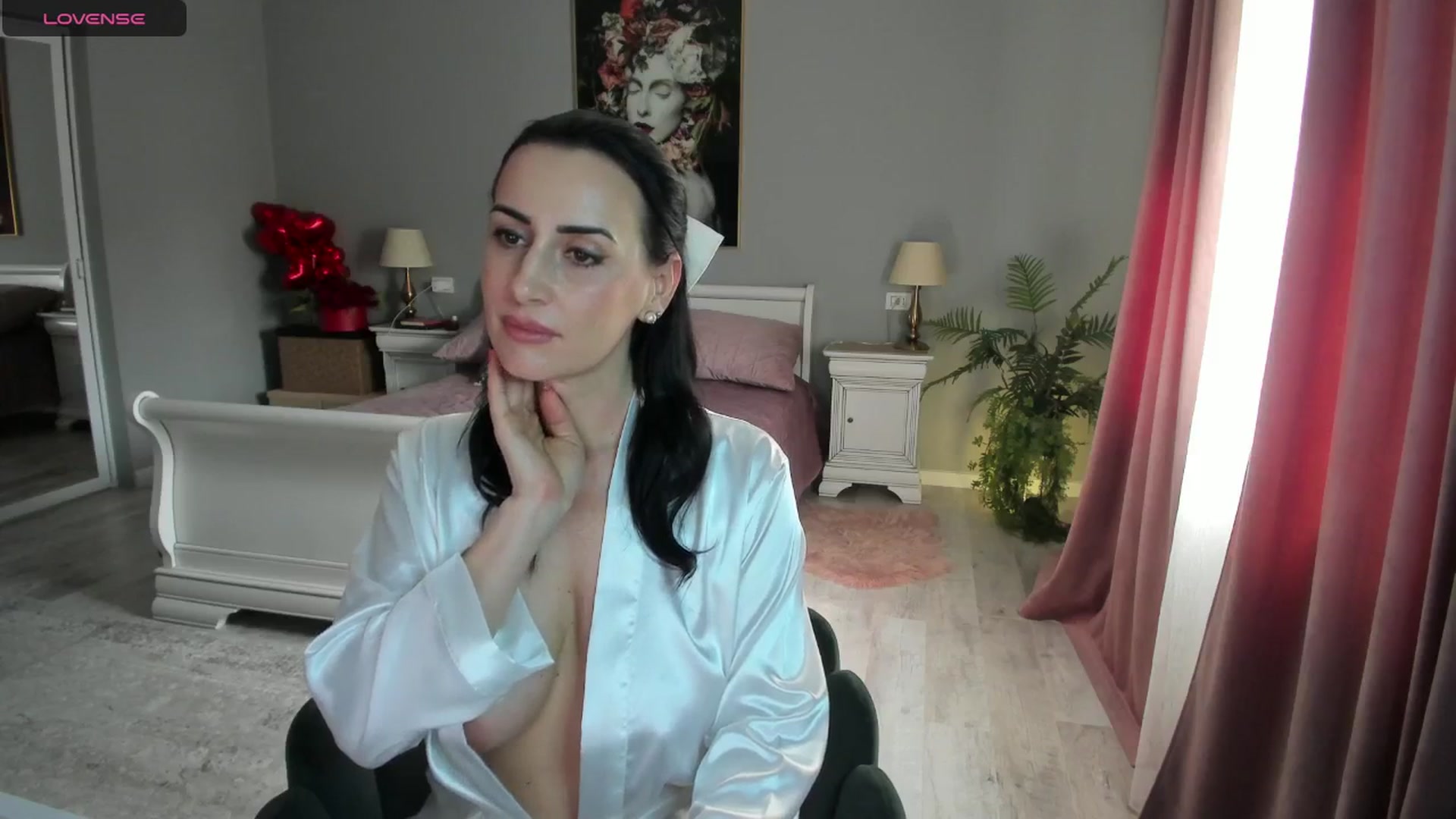 Gallery image thumbnail from Miss_Giulia's myfreecams stream on, 03/12/2025, 13:43 image 13 of 20