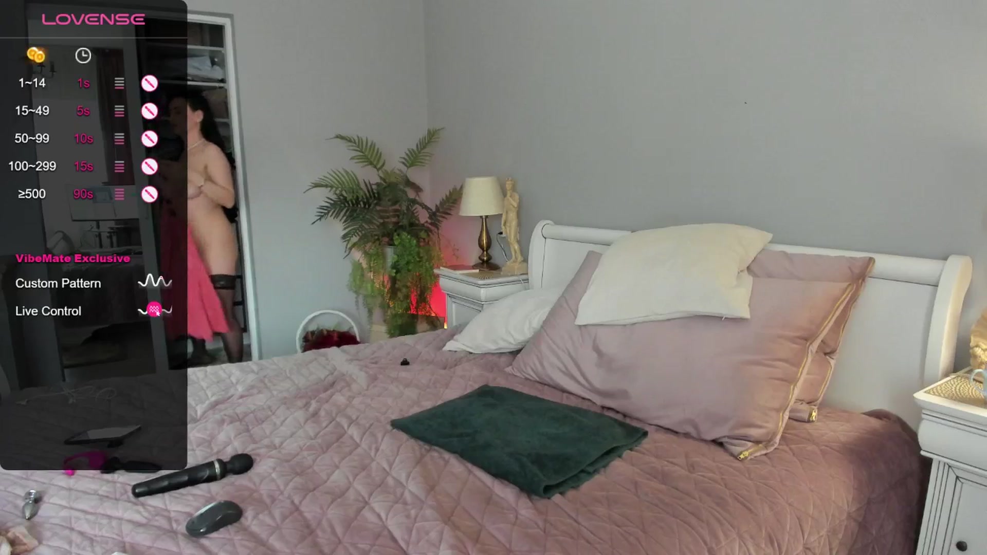 Gallery image thumbnail from Miss_Giulia's myfreecams stream on, 04/14/2025, 12:33 image 16 of 20