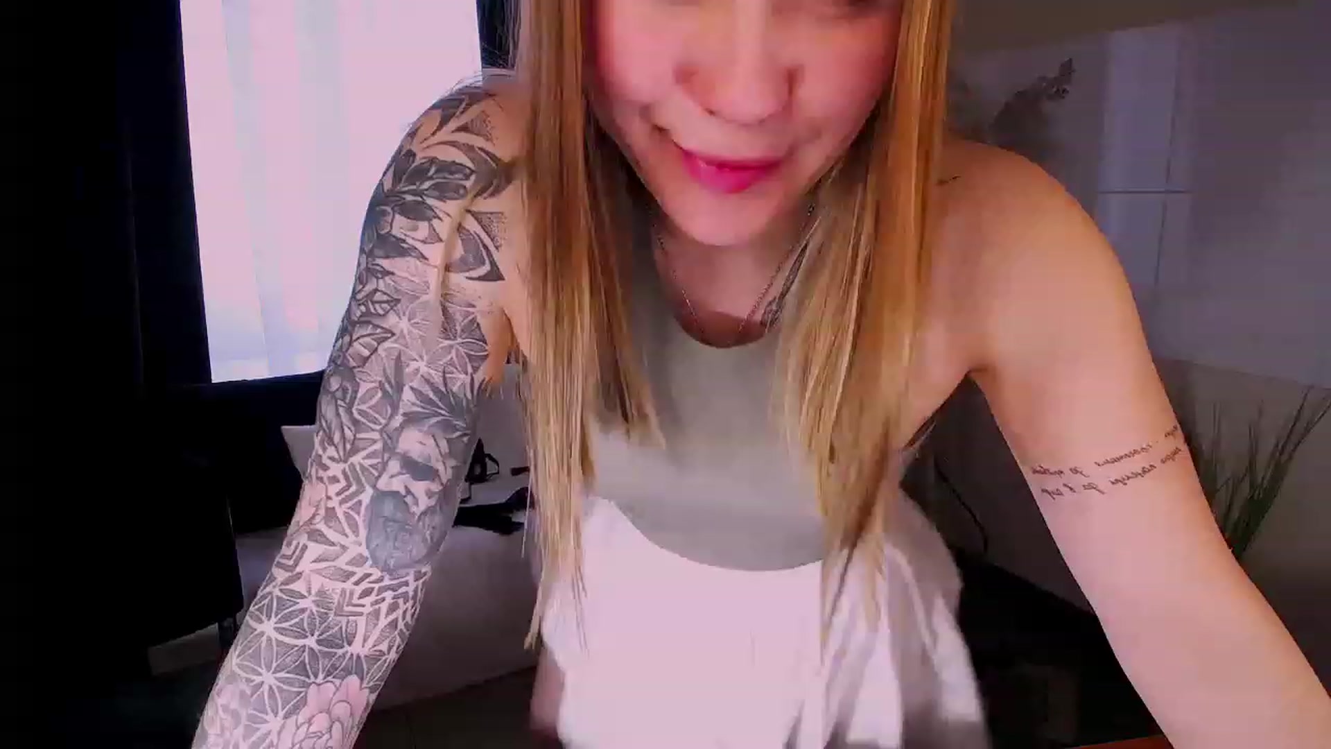 Gallery image thumbnail from Miss_JOI's myfreecams stream on, 04/16/2023, 09:54 image 15 of 20
