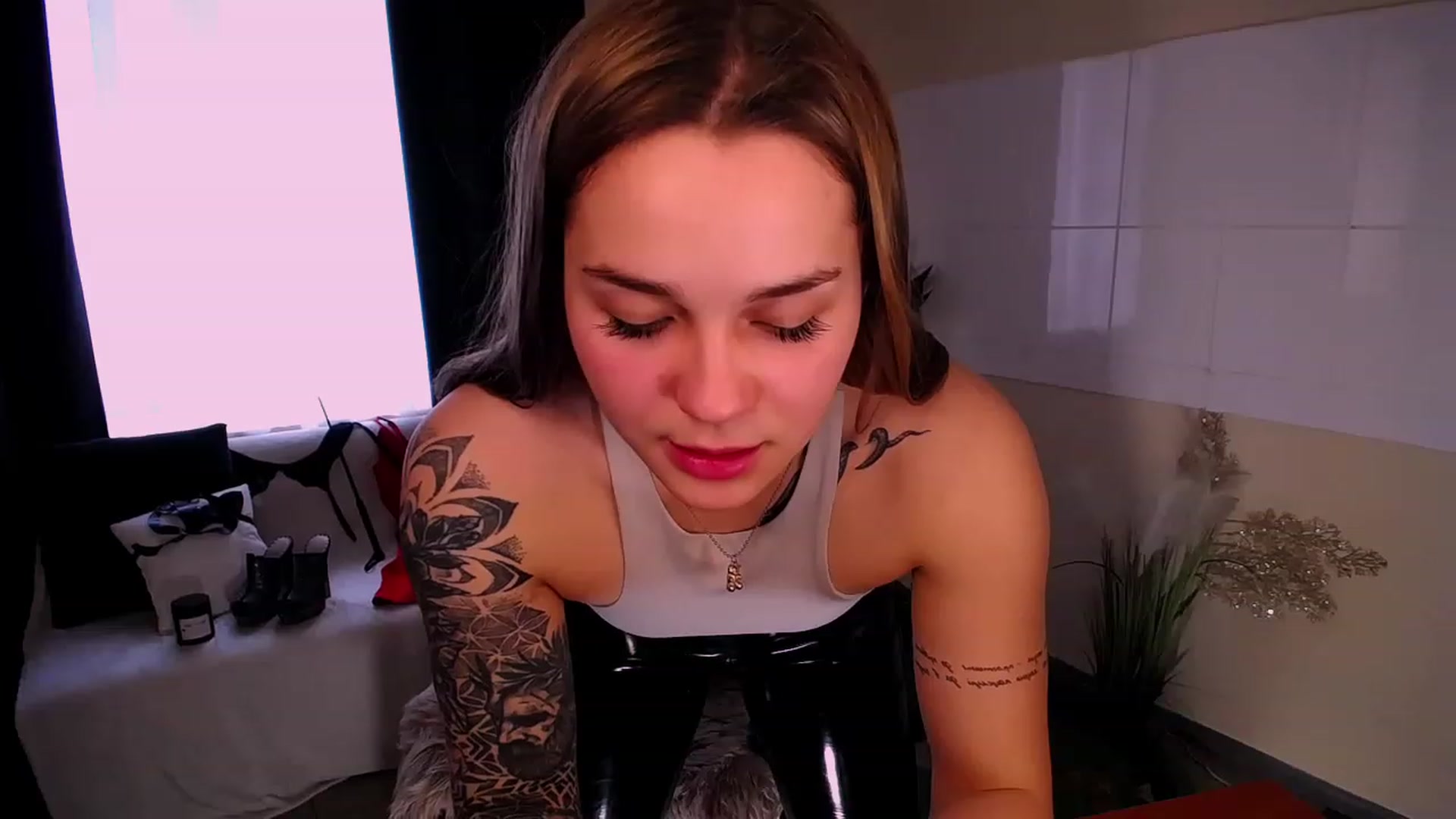 Gallery image thumbnail from Miss_JOI's myfreecams stream on, 04/24/2023, 10:54 image 14 of 20