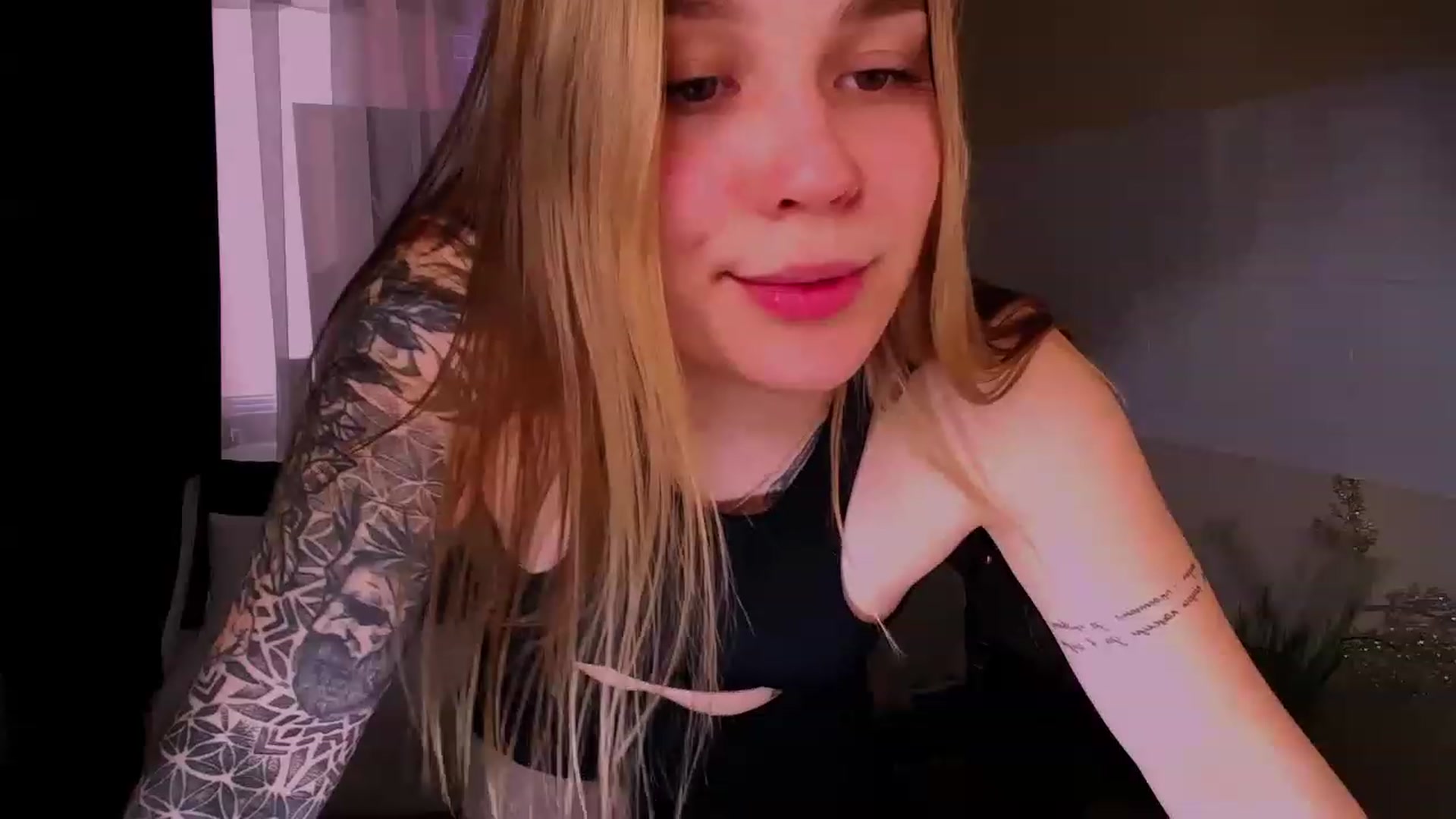 Gallery image thumbnail from Miss_JOI's myfreecams stream on, 05/01/2023, 08:48 image 2 of 20