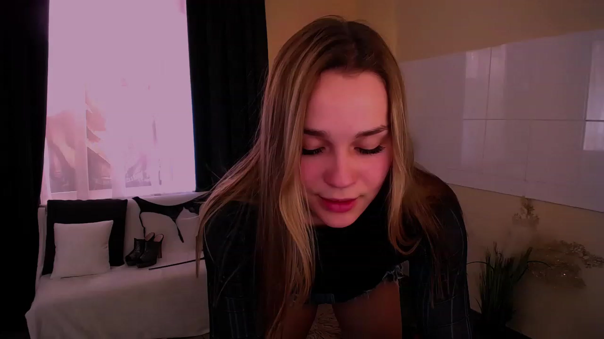 Gallery image thumbnail from Miss_JOI's myfreecams stream on, 05/02/2023, 13:20 image 19 of 20