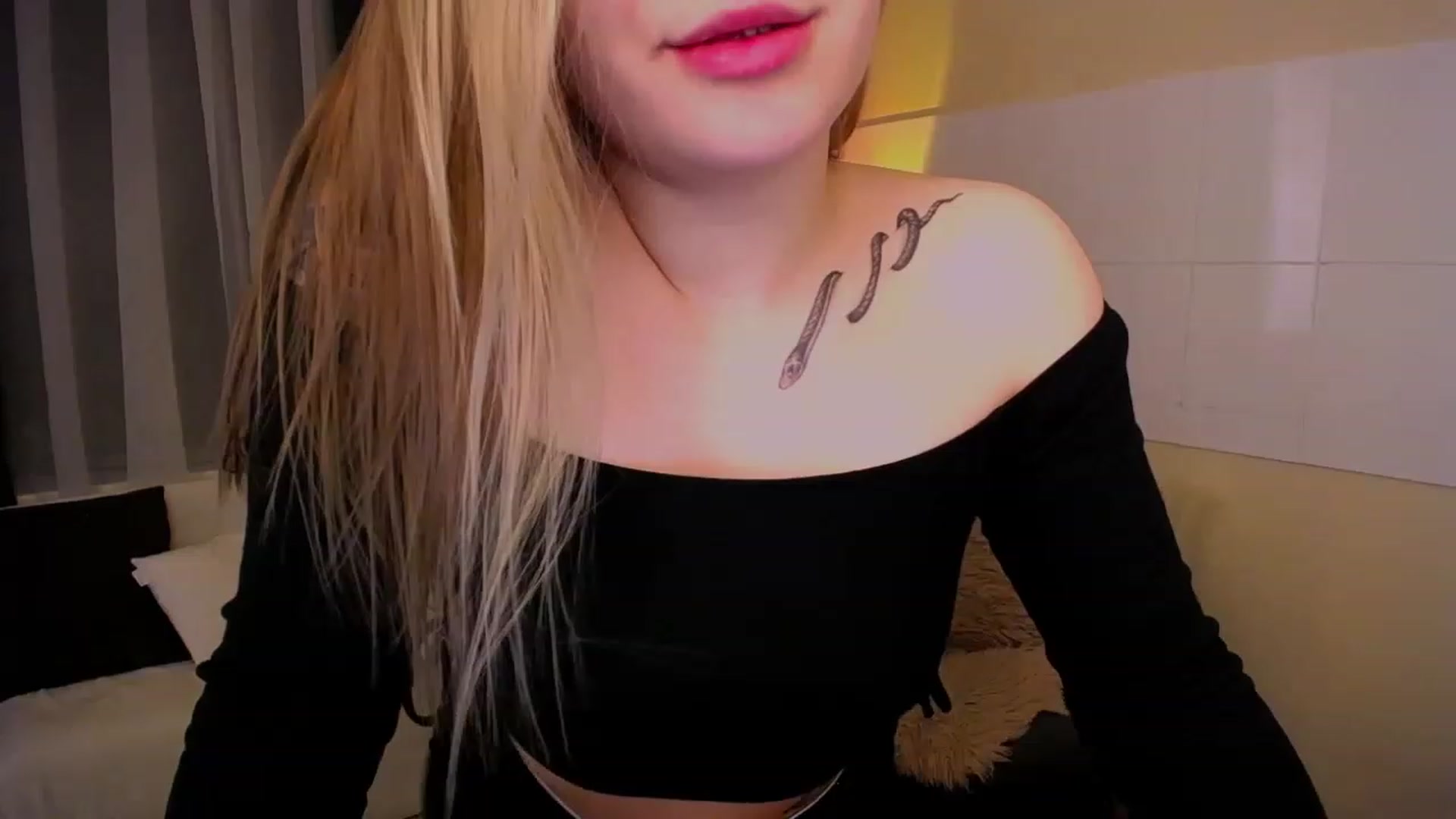 Gallery image thumbnail from Miss_JOI's myfreecams stream on, 05/15/2023, 08:59 image 15 of 20