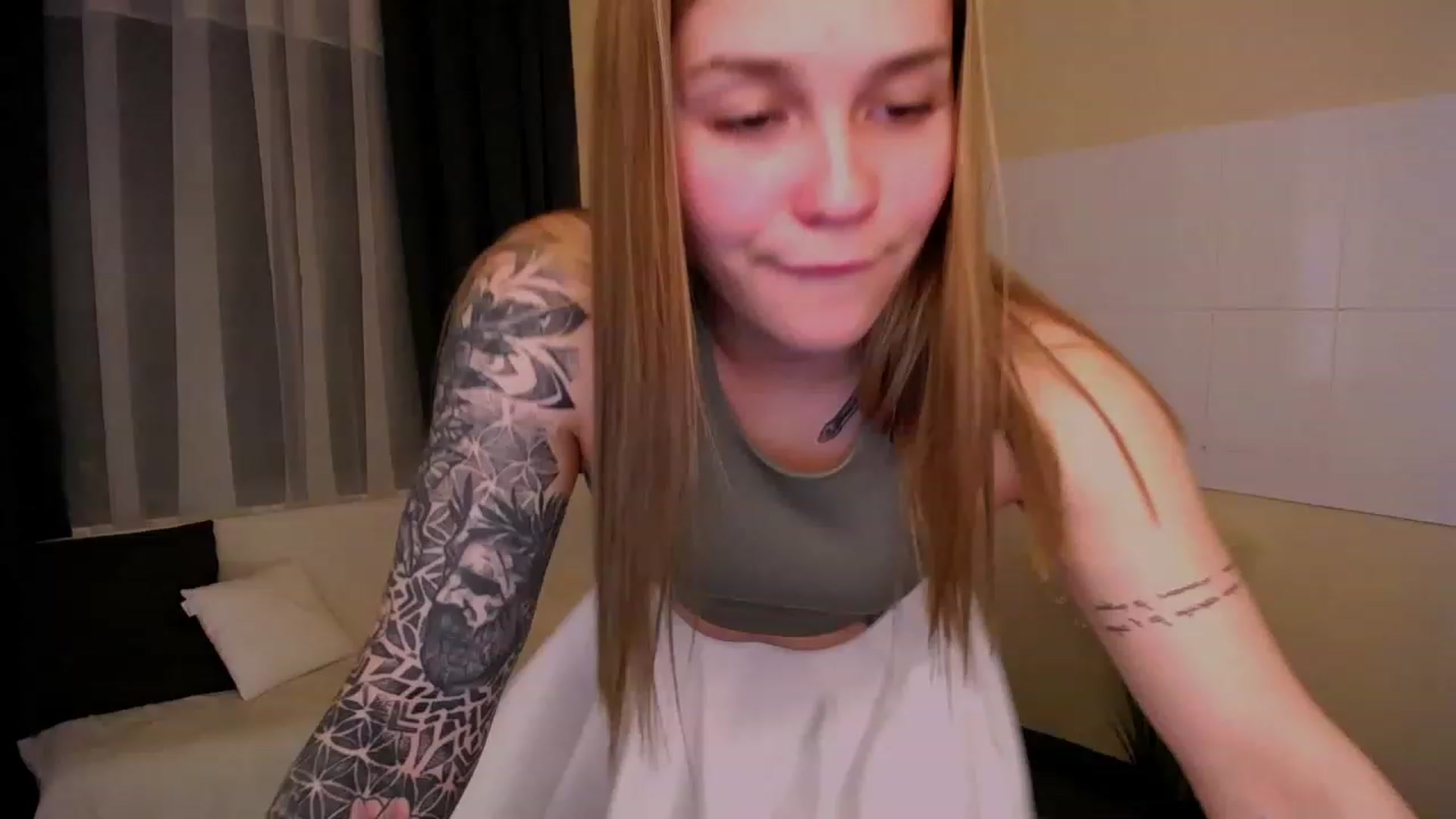 Gallery image thumbnail from Miss_JOI's myfreecams stream on, 05/16/2023, 14:31 image 2 of 20