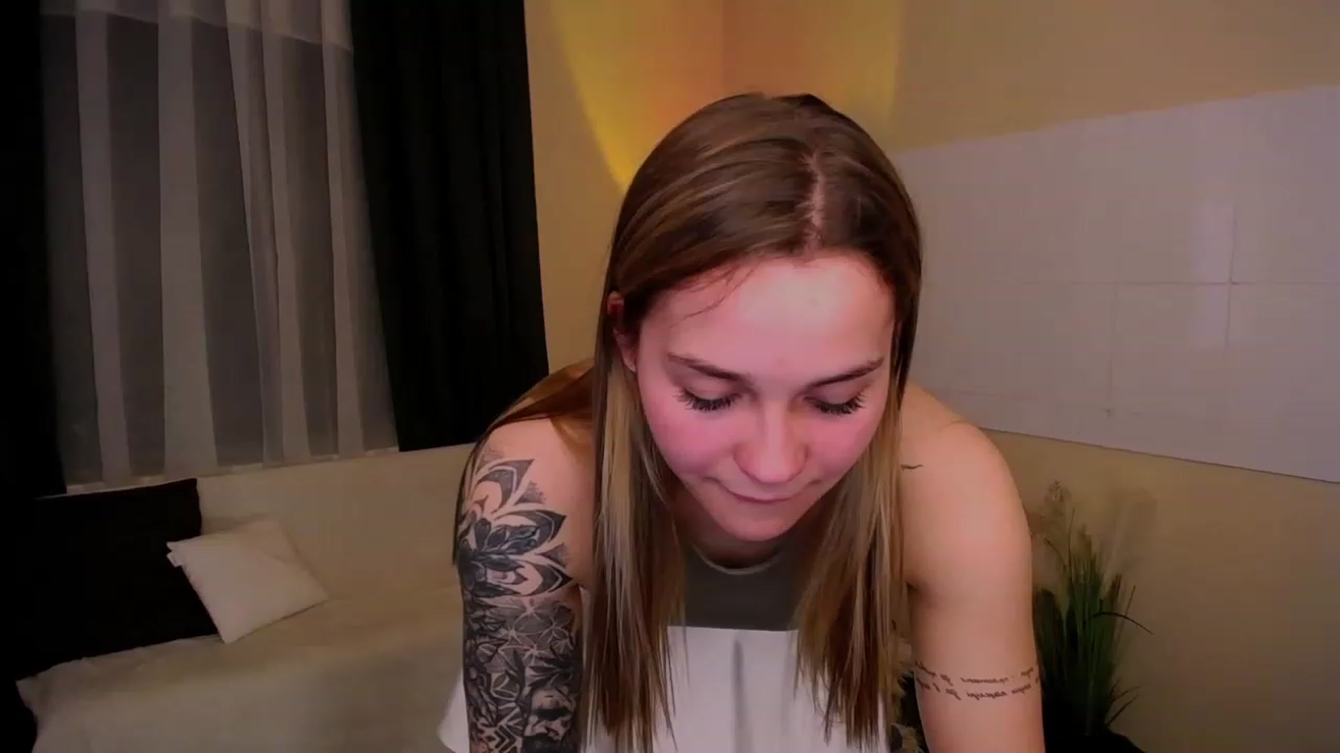 Gallery image thumbnail from Miss_JOI's myfreecams stream on, 05/16/2023, 14:31 image 5 of 20