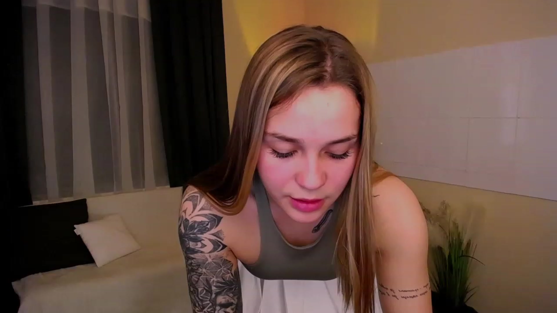 Gallery image thumbnail from Miss_JOI's myfreecams stream on, 05/16/2023, 14:31 image 8 of 20