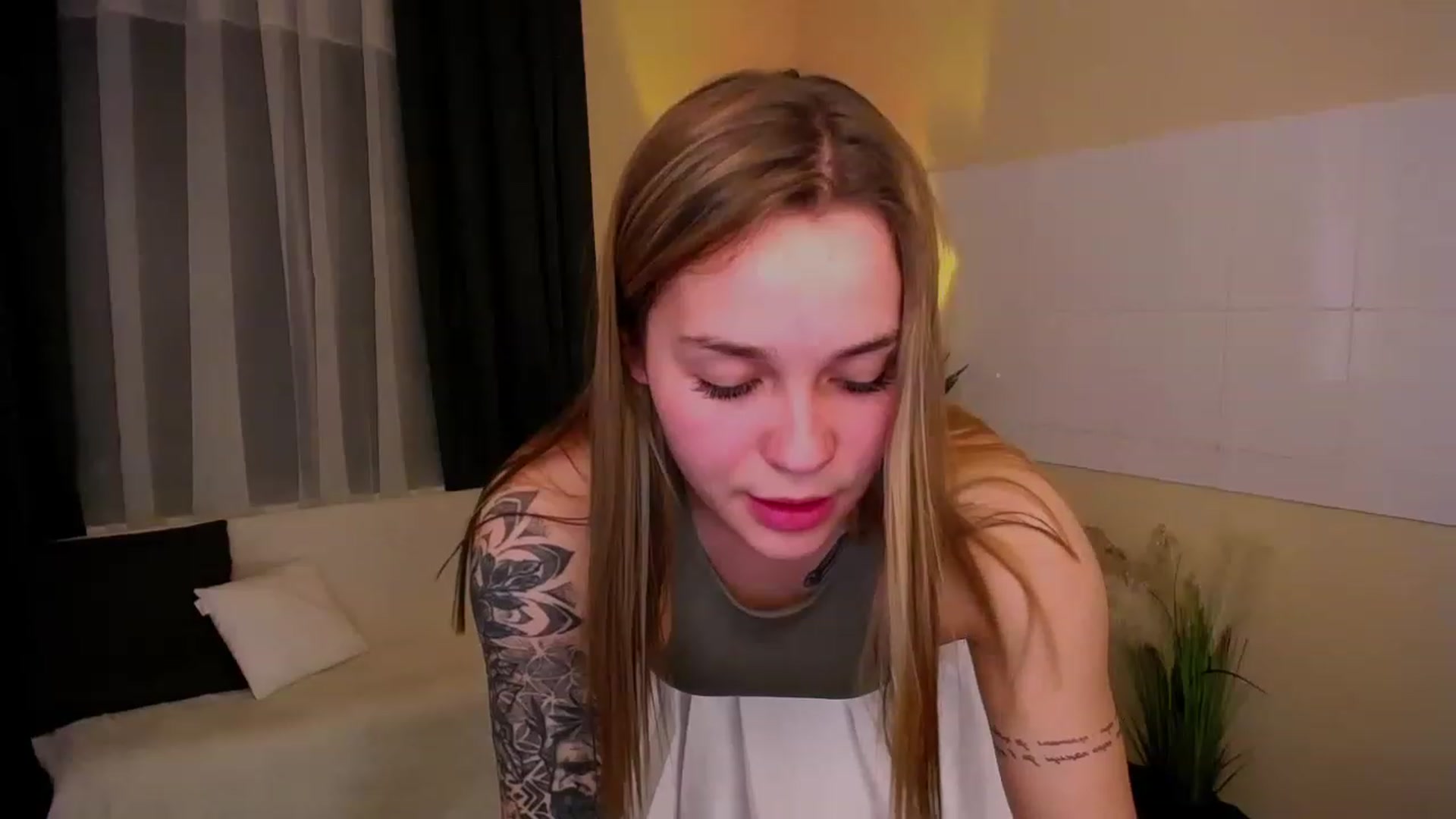 Gallery image thumbnail from Miss_JOI's myfreecams stream on, 05/16/2023, 14:31 image 10 of 20