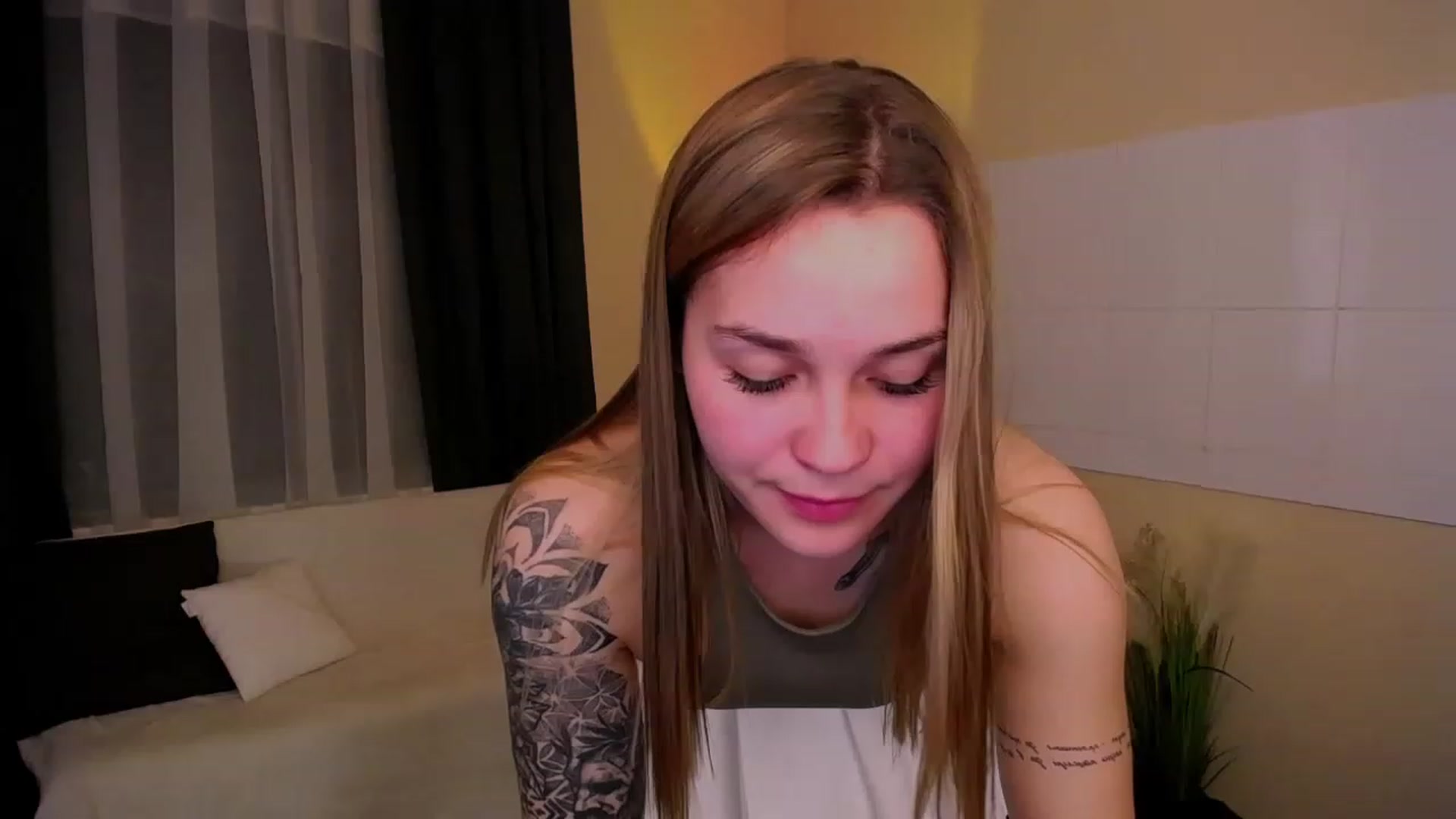 Gallery image thumbnail from Miss_JOI's myfreecams stream on, 05/16/2023, 14:31 image 3 of 20