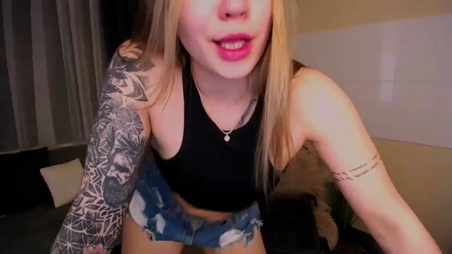 Gallery image thumbnail from Miss_JOI's myfreecams stream on, 05/19/2023, 14:19 image 7 of 20