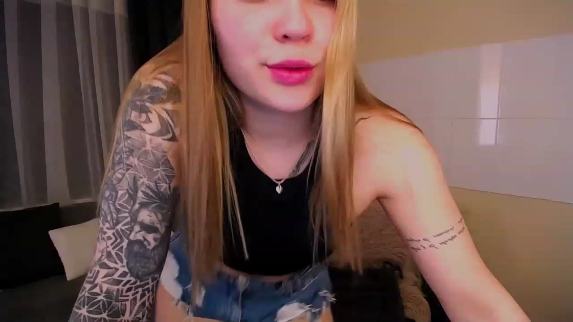 Gallery image thumbnail from Miss_JOI's myfreecams stream on, 05/19/2023, 14:19 image 1 of 20