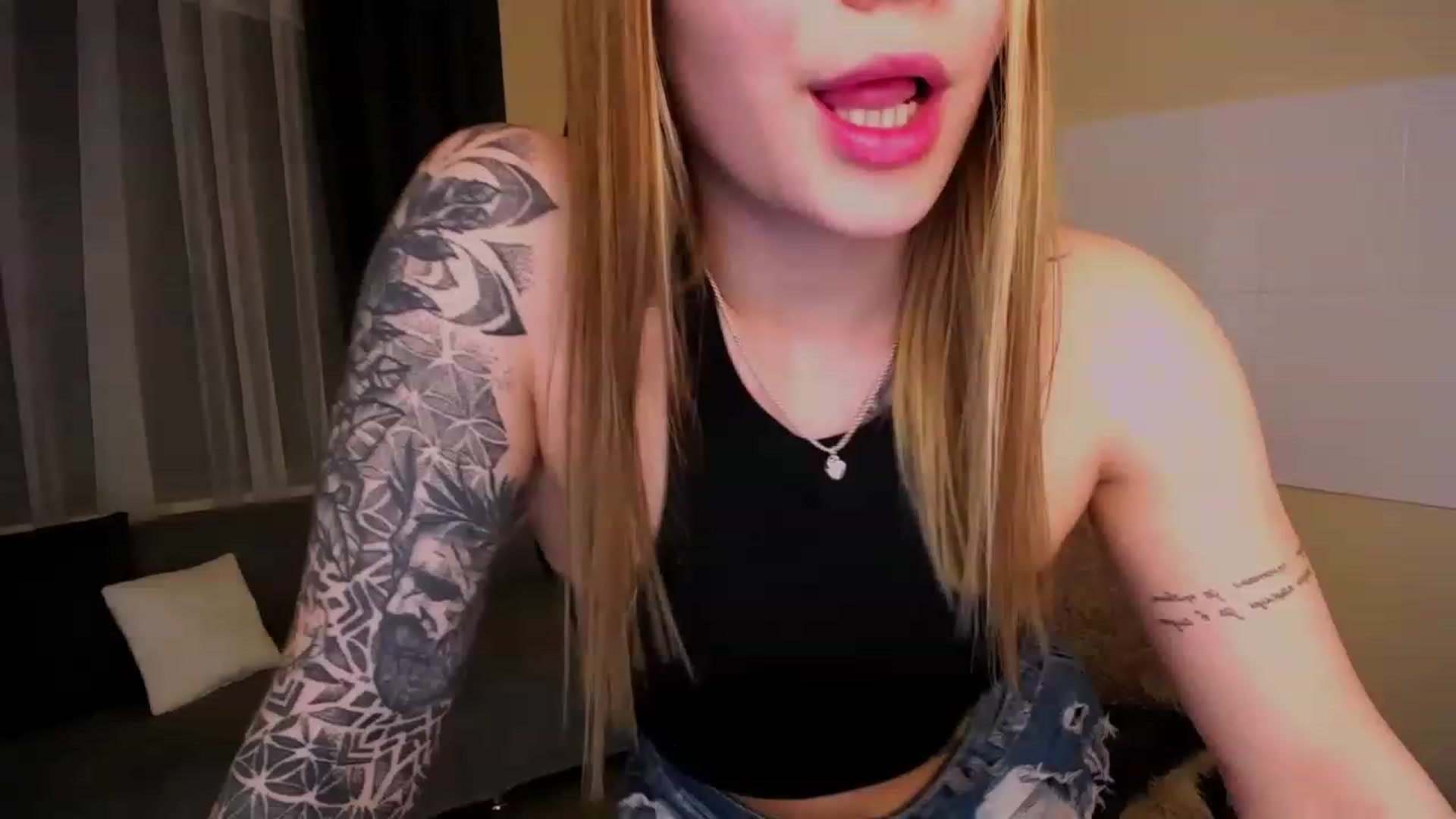 Gallery image thumbnail from Miss_JOI's myfreecams stream on, 05/19/2023, 16:43 image 11 of 20