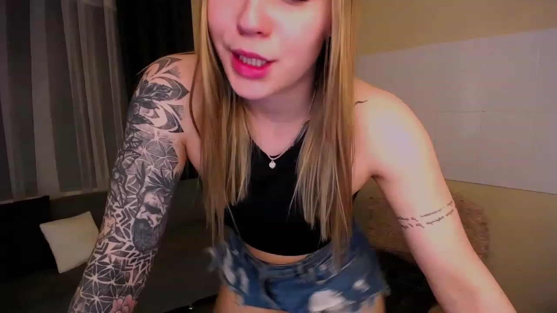 Gallery image thumbnail from Miss_JOI's myfreecams stream on, 05/19/2023, 16:43 image 1 of 20
