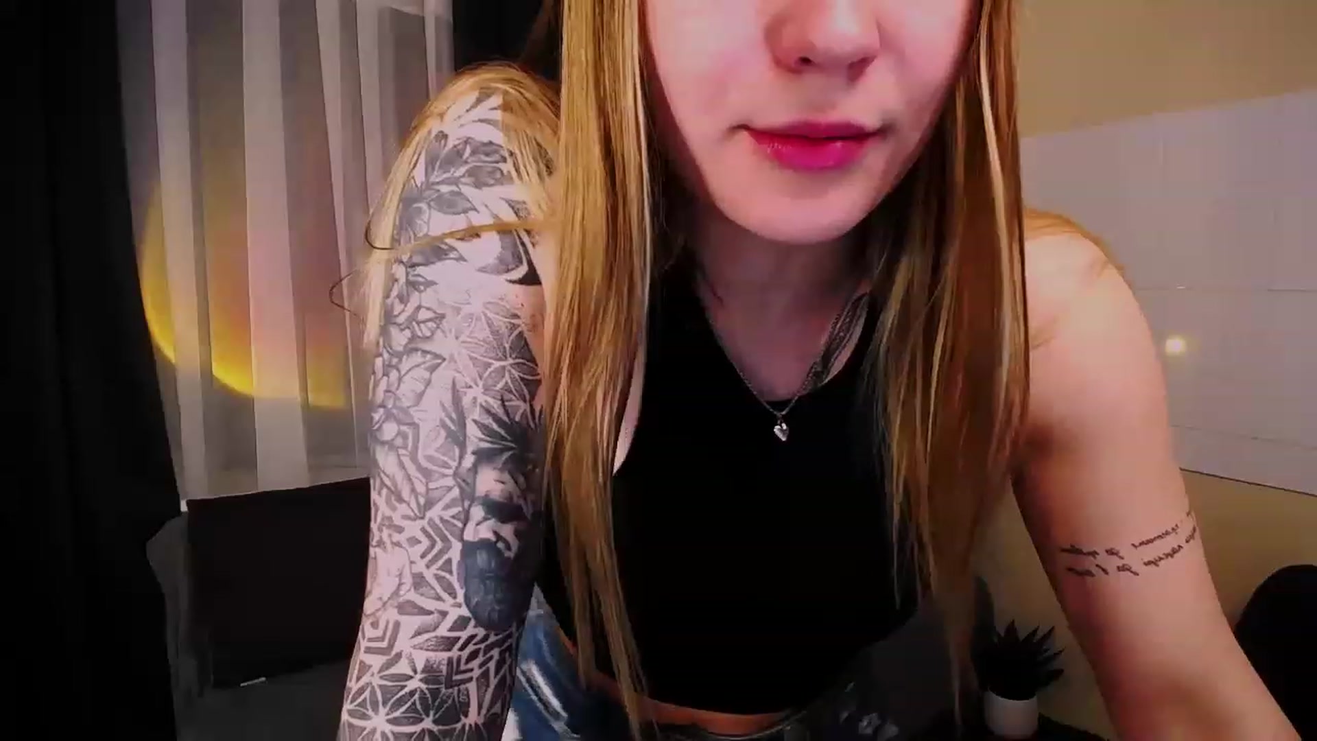 Gallery image thumbnail from Miss_JOI's myfreecams stream on, 06/13/2023, 10:38 image 12 of 20