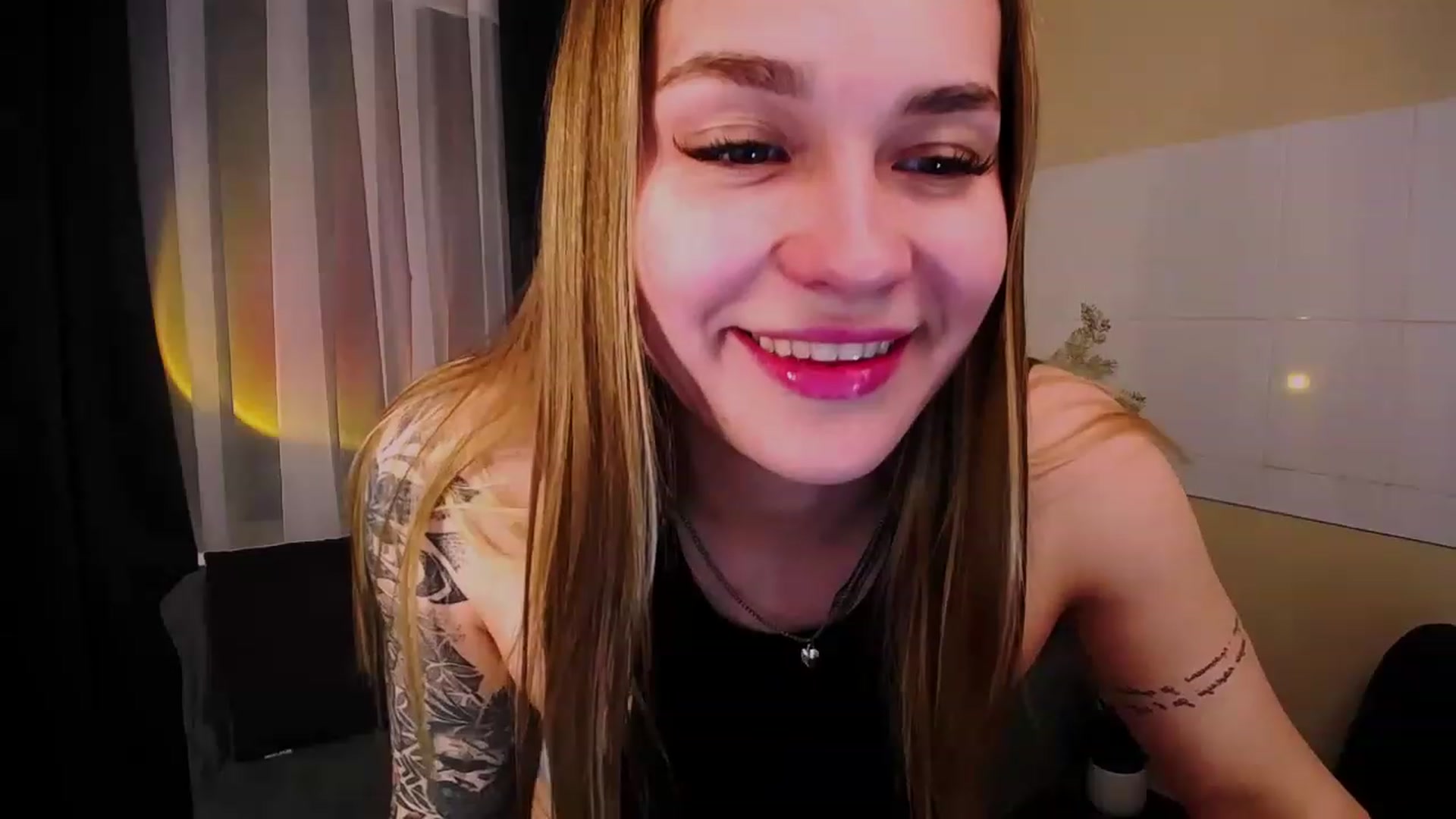 Gallery image thumbnail from Miss_JOI's myfreecams stream on, 06/13/2023, 10:38 image 14 of 20
