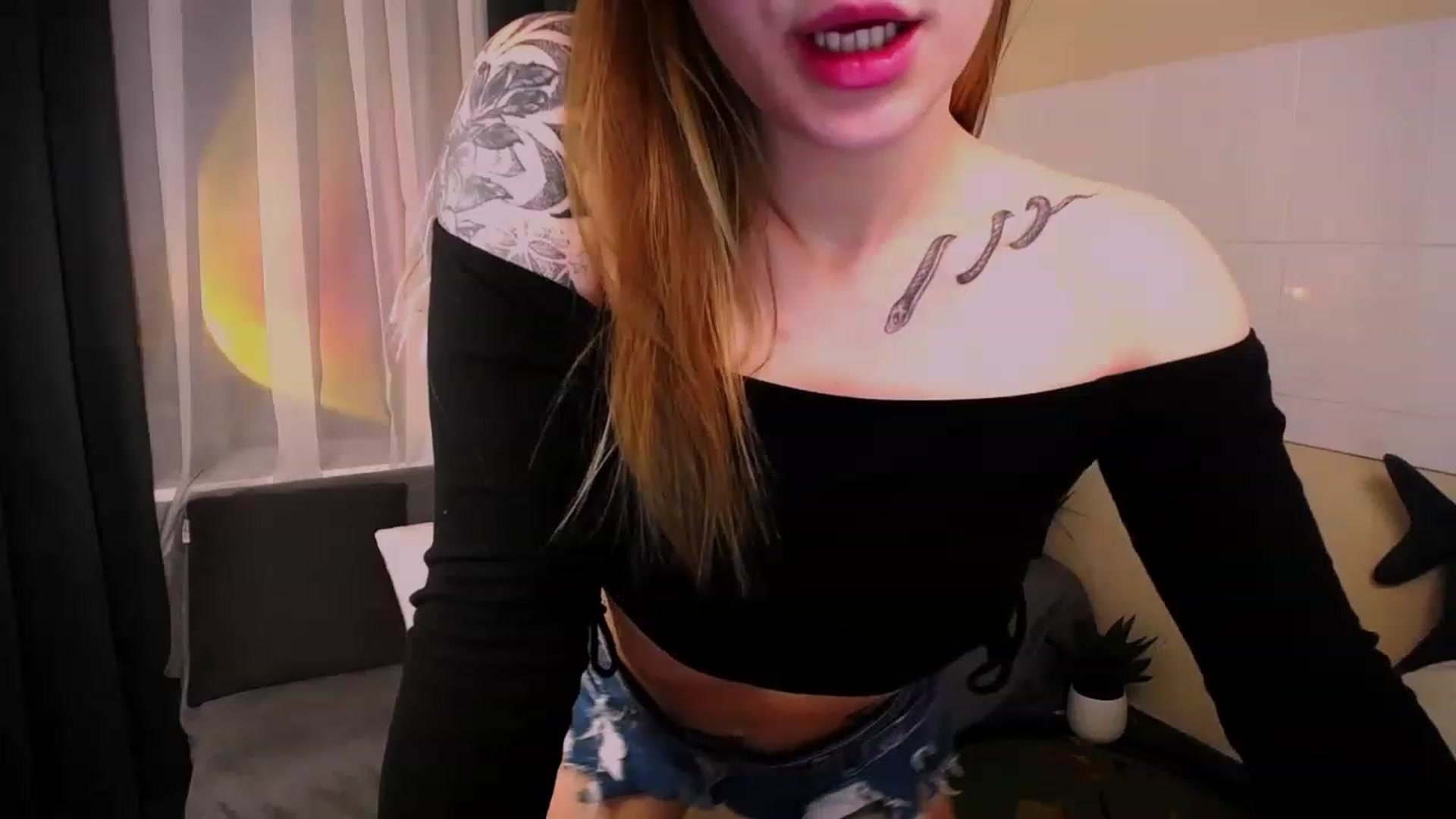 Gallery image thumbnail from Miss_JOI's myfreecams stream on, 06/25/2023, 15:42 image 7 of 20