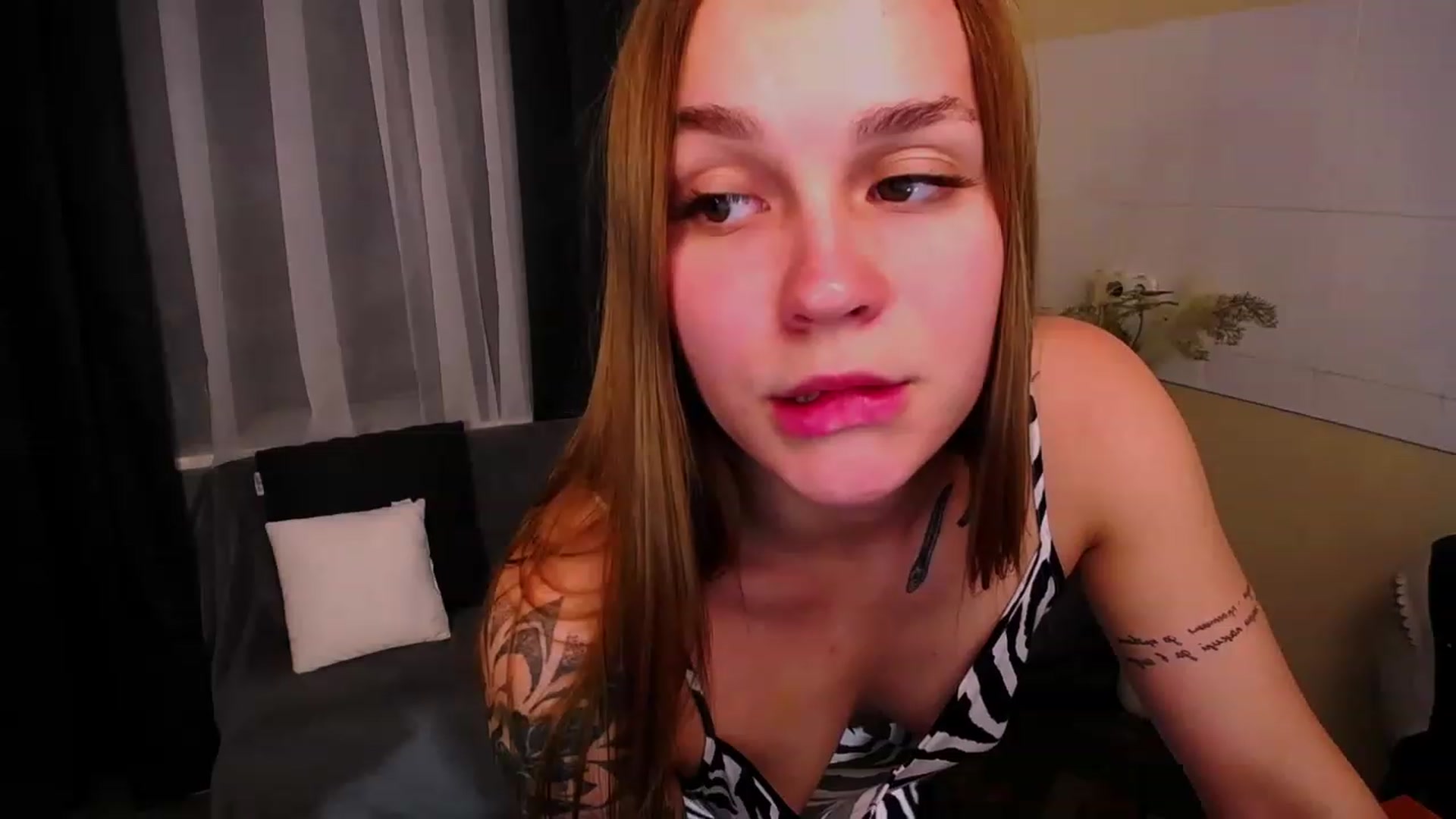 Gallery image thumbnail from Miss_JOI's myfreecams stream on, 07/17/2023, 10:38 image 19 of 20