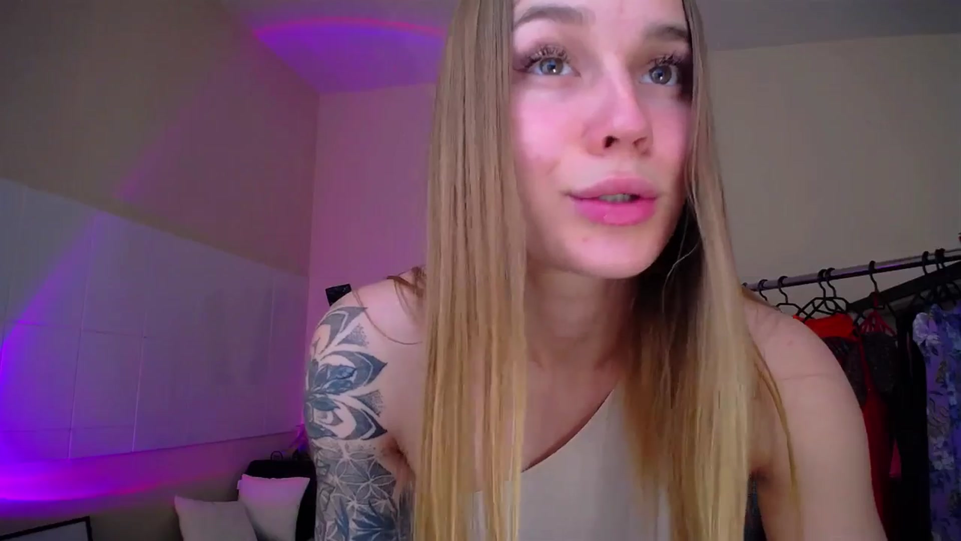 Gallery image thumbnail from Miss_JOI's myfreecams stream on, 05/12/2024, 11:12 image 10 of 20